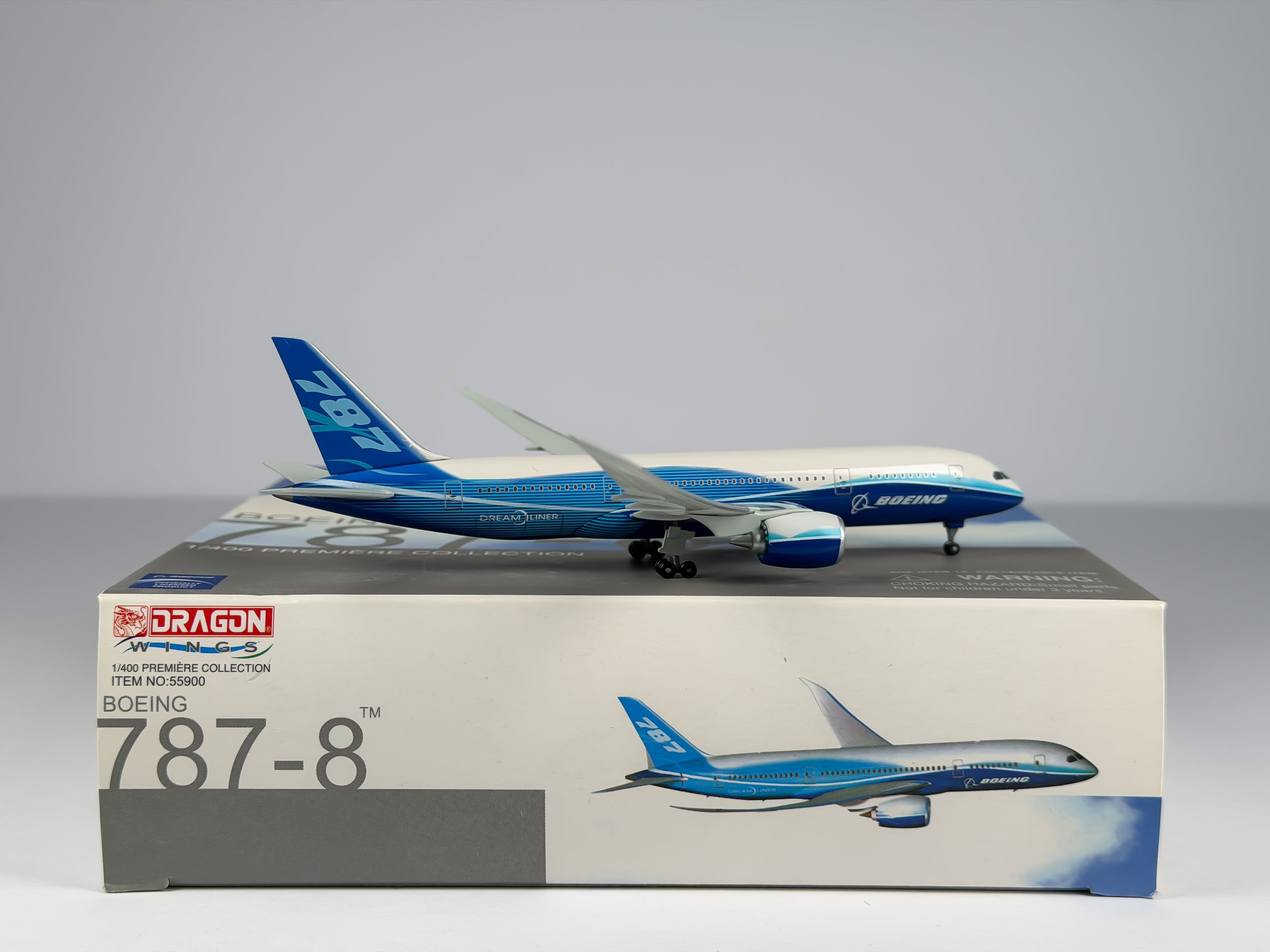 Boeing House Boeing 787-8 1:400 Dragon Wings (55900)