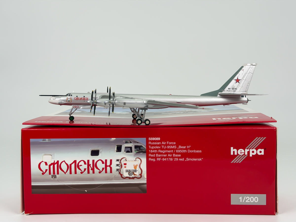 Russian Air Force Tupolev Tu-95 Bear 1:200 Herpa RF-94178 (559089)