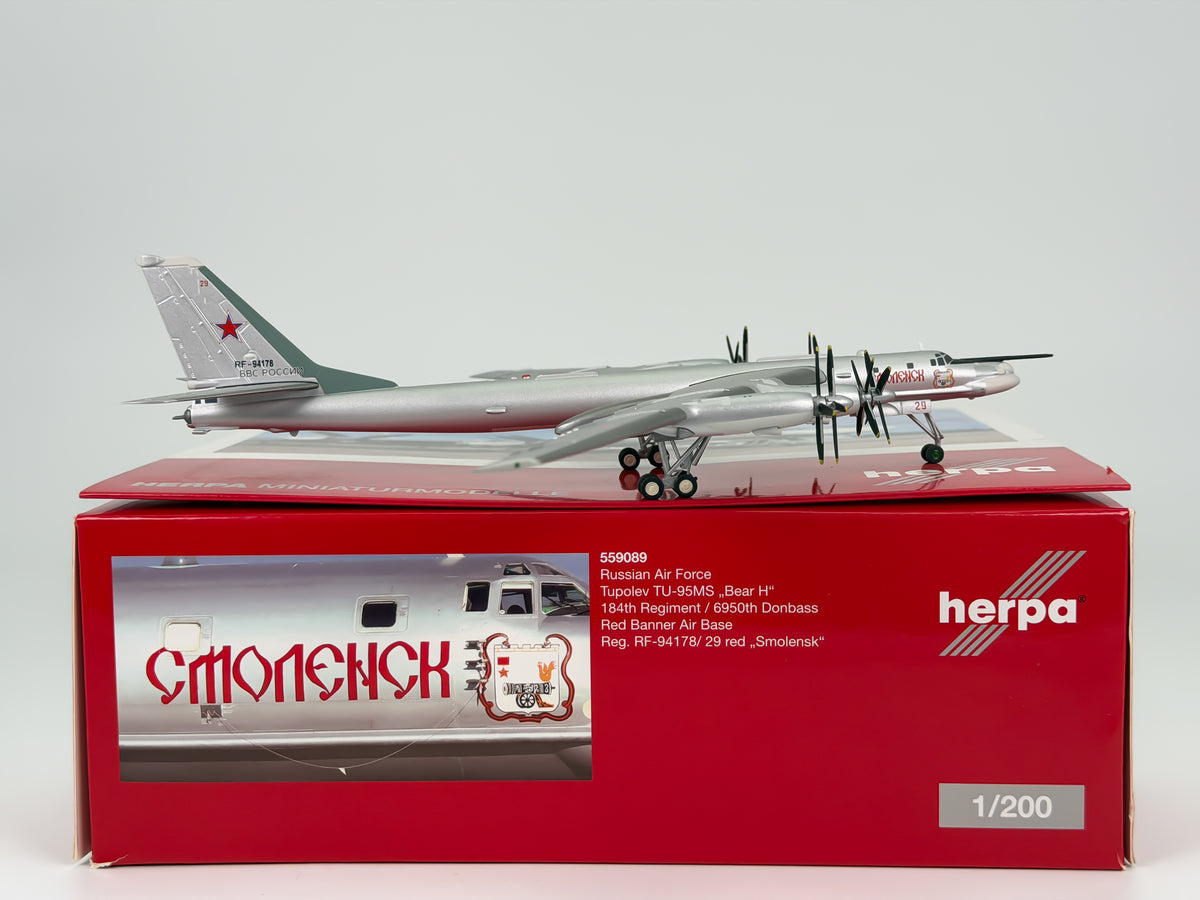 Russian Air Force Tupolev Tu-95 Bear 1:200 Herpa RF-94178 (559089)