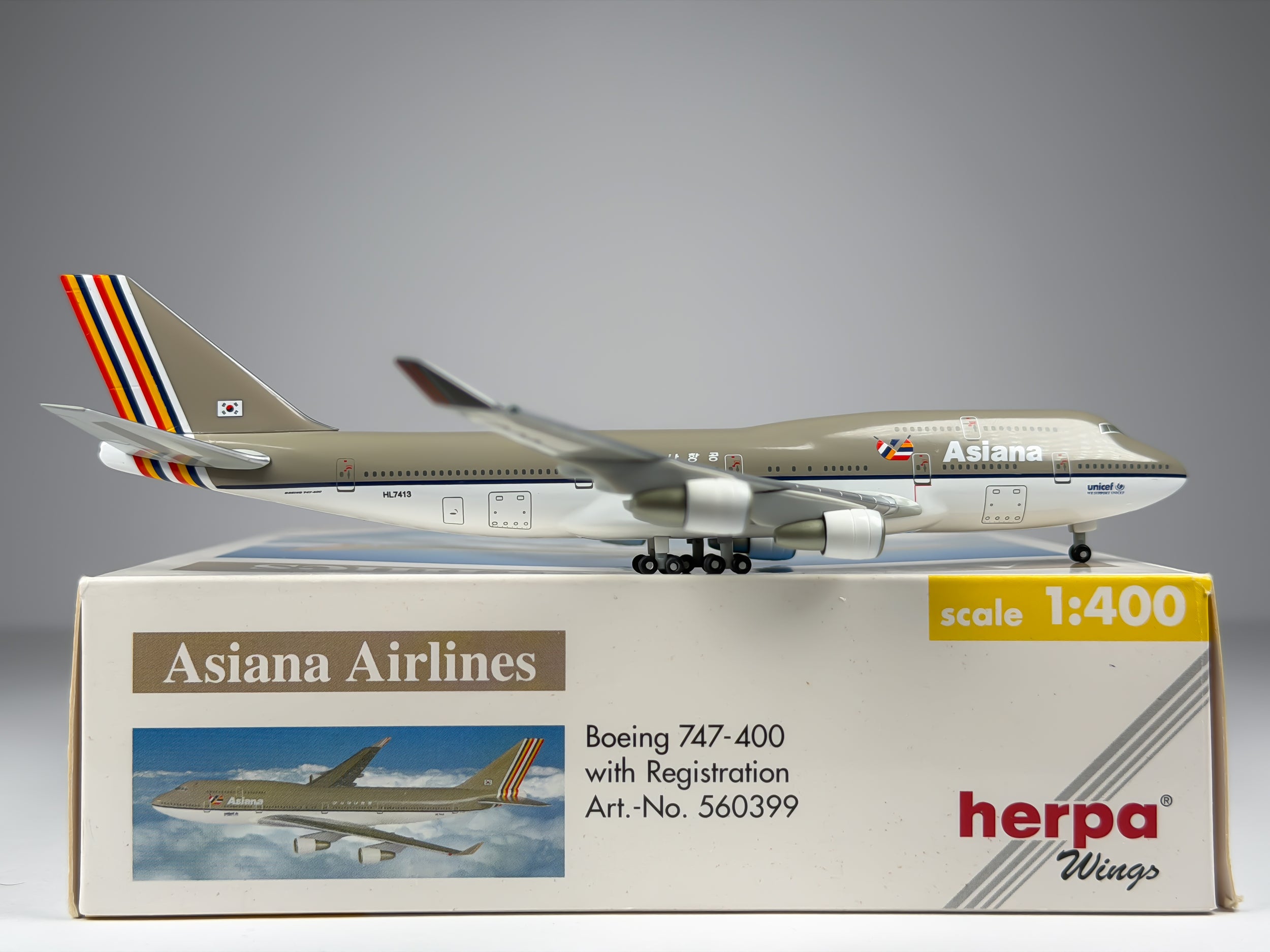 Asiana Airlines Boeing 747-400 1:400 Herpa HL7413 (560399)