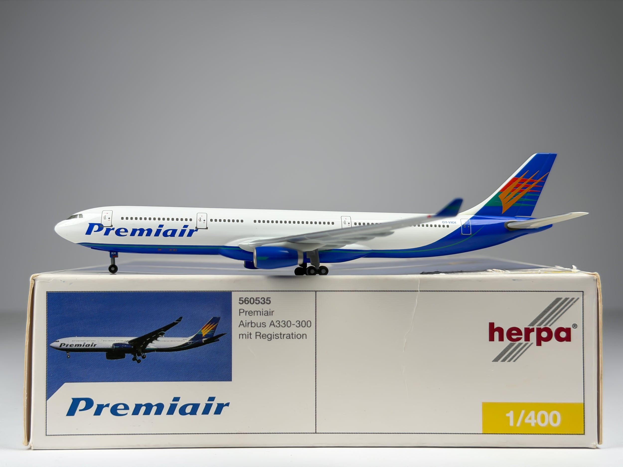 Premiair Airbus A330-300 1:400 Herpa OY-VKH (560535)