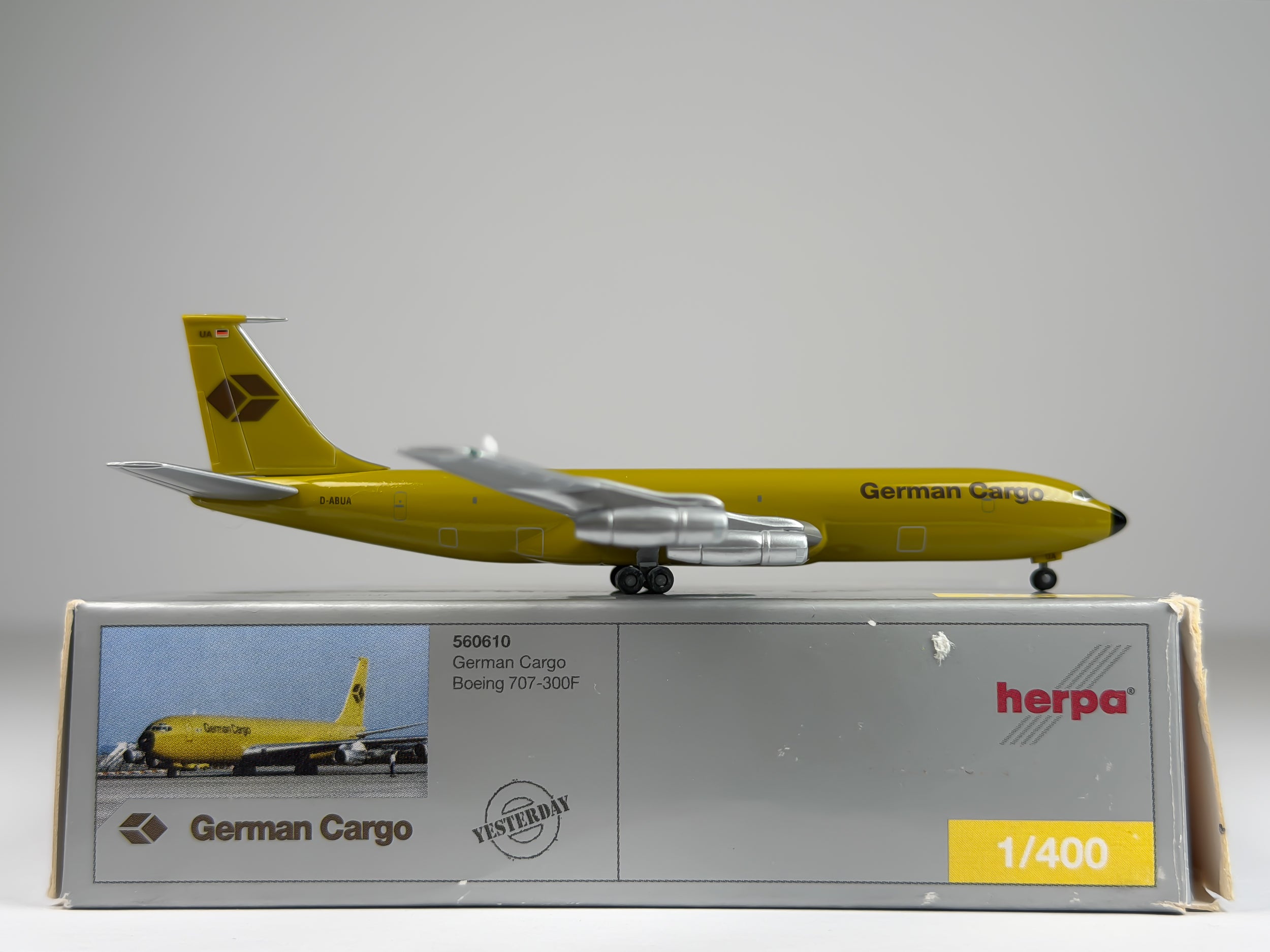 German Cargo Boeing 707-300F 1:400 Herpa D-ABUA (560610)