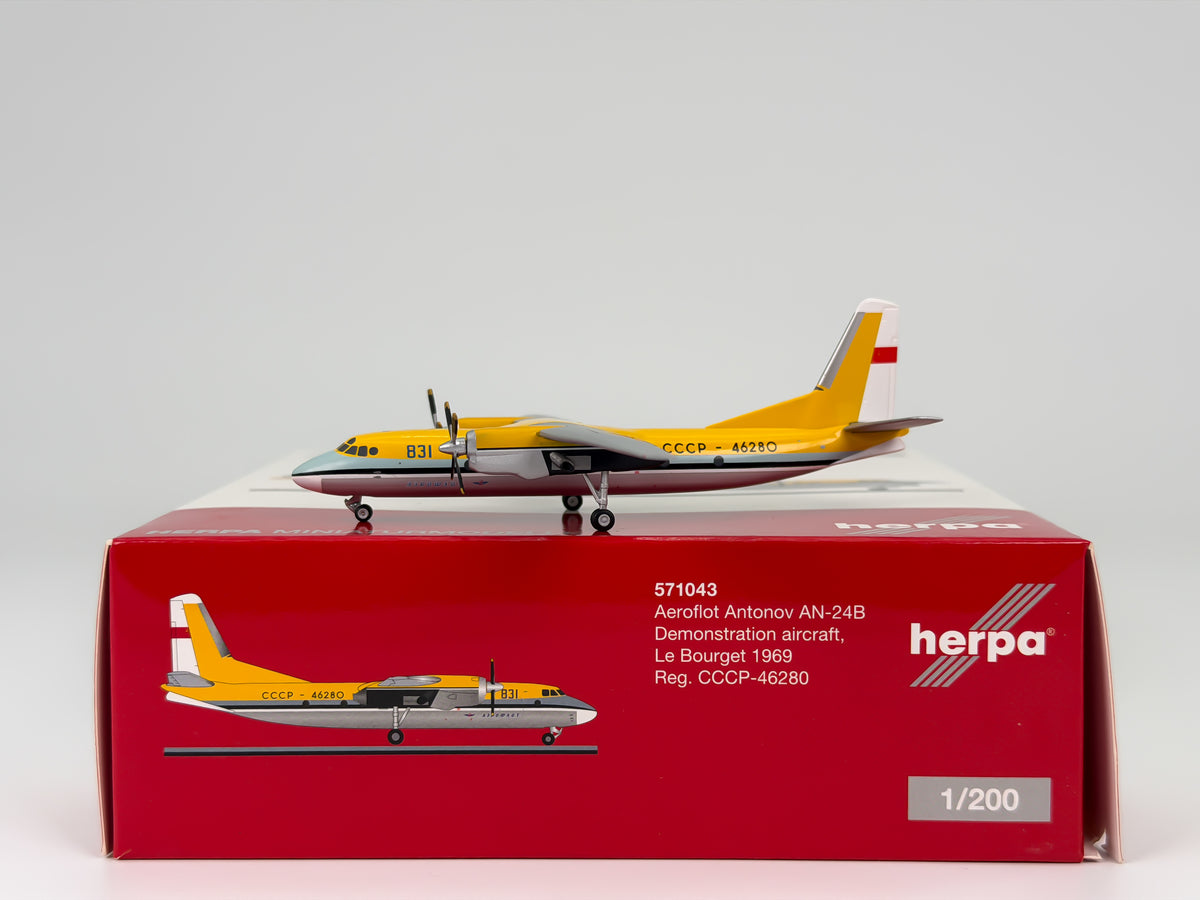 Aeroflot Antonov An-24 1:200 Herpa CCCP-46280 (571043)
