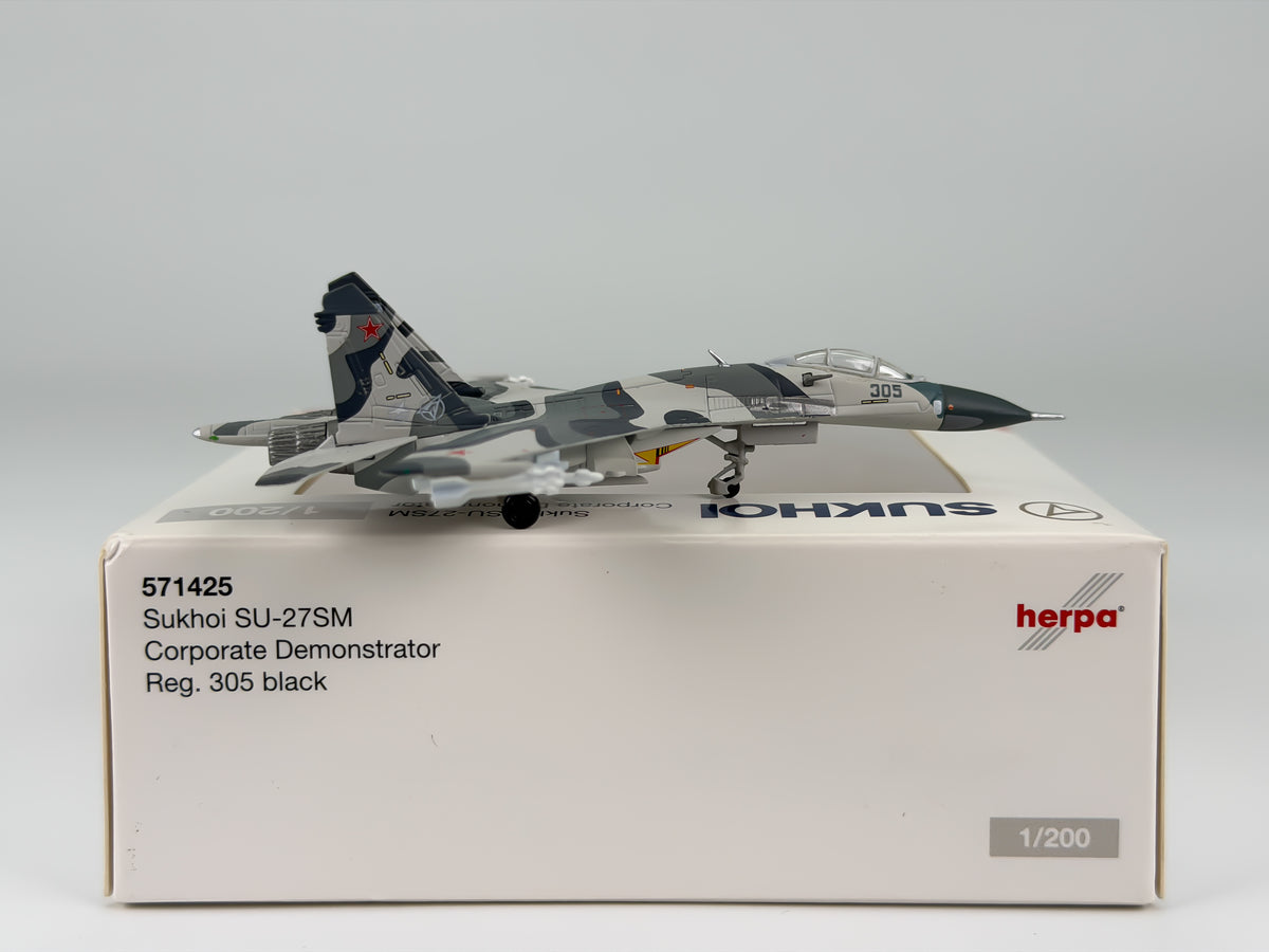 Sukhoi House Sukhoi Su-27 Flanker 1:200 Herpa 305 (571425)