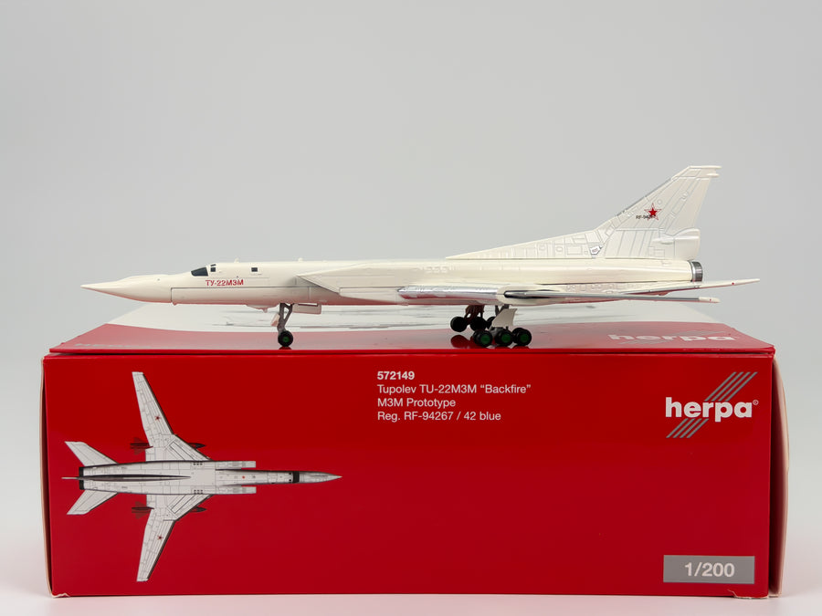 Russian Air Force Tupolev Tu-22 Backfire 1:200 Herpa RF-94267 (572149)