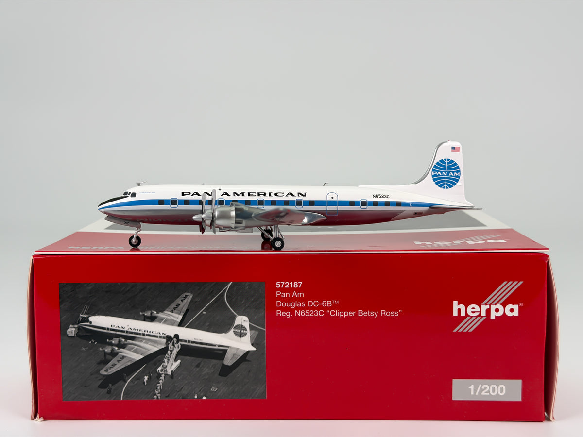 Pan American Douglas DC-6 1:200 Herpa N6523C (572187)