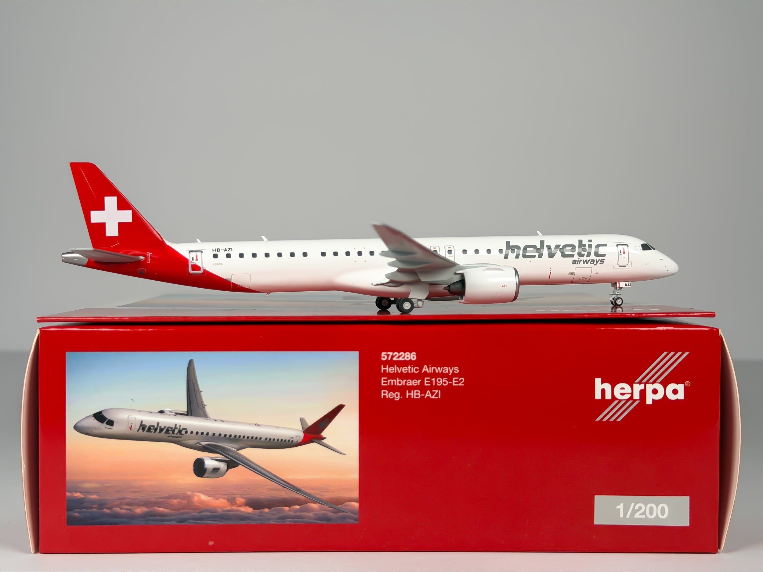 Helvetic Embraer E195-E2 1:200 Herpa HB-AZI (572286)