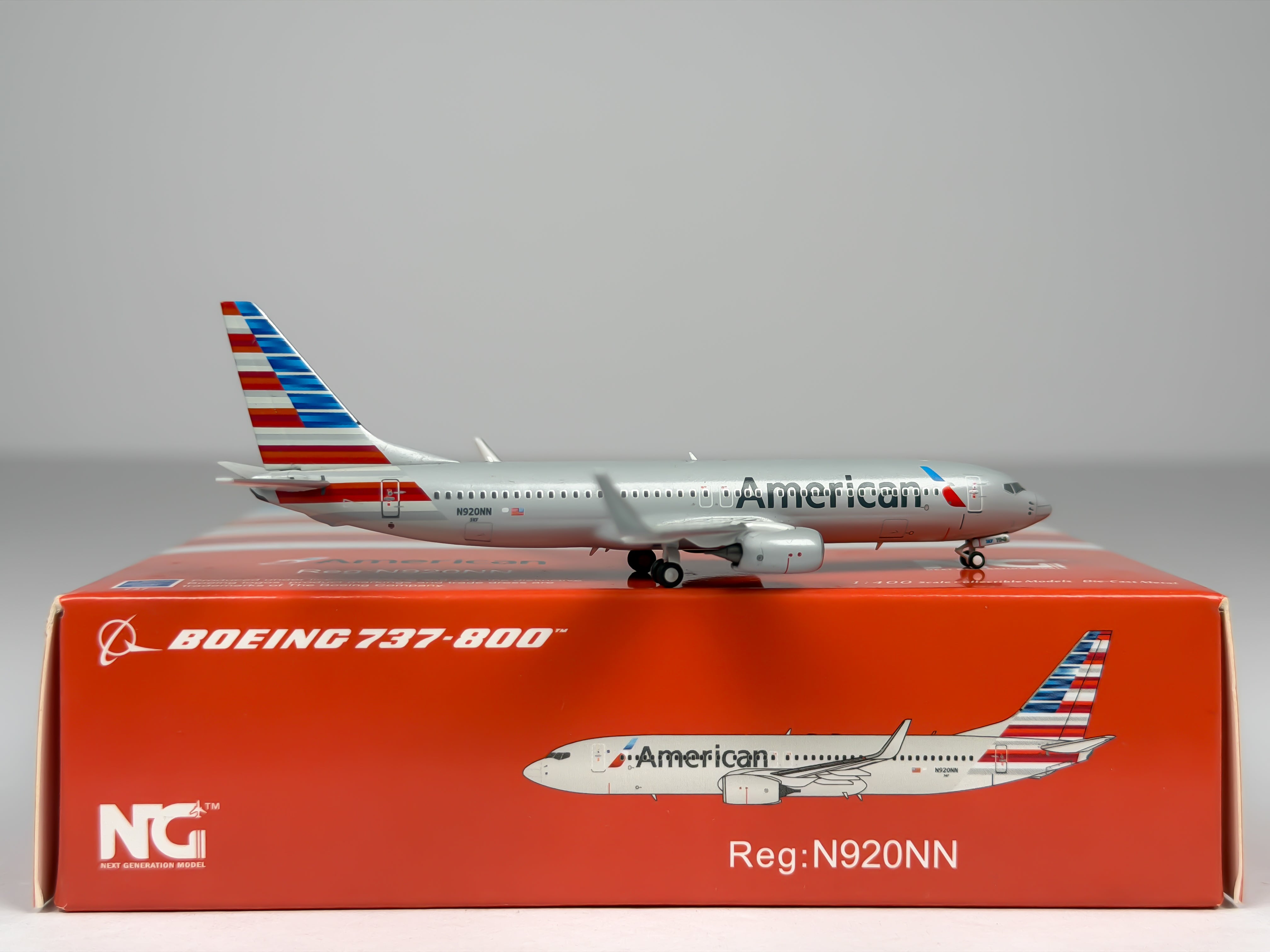 American Airlines Boeing 737-800 1:400 NG Models N920NN (58015)