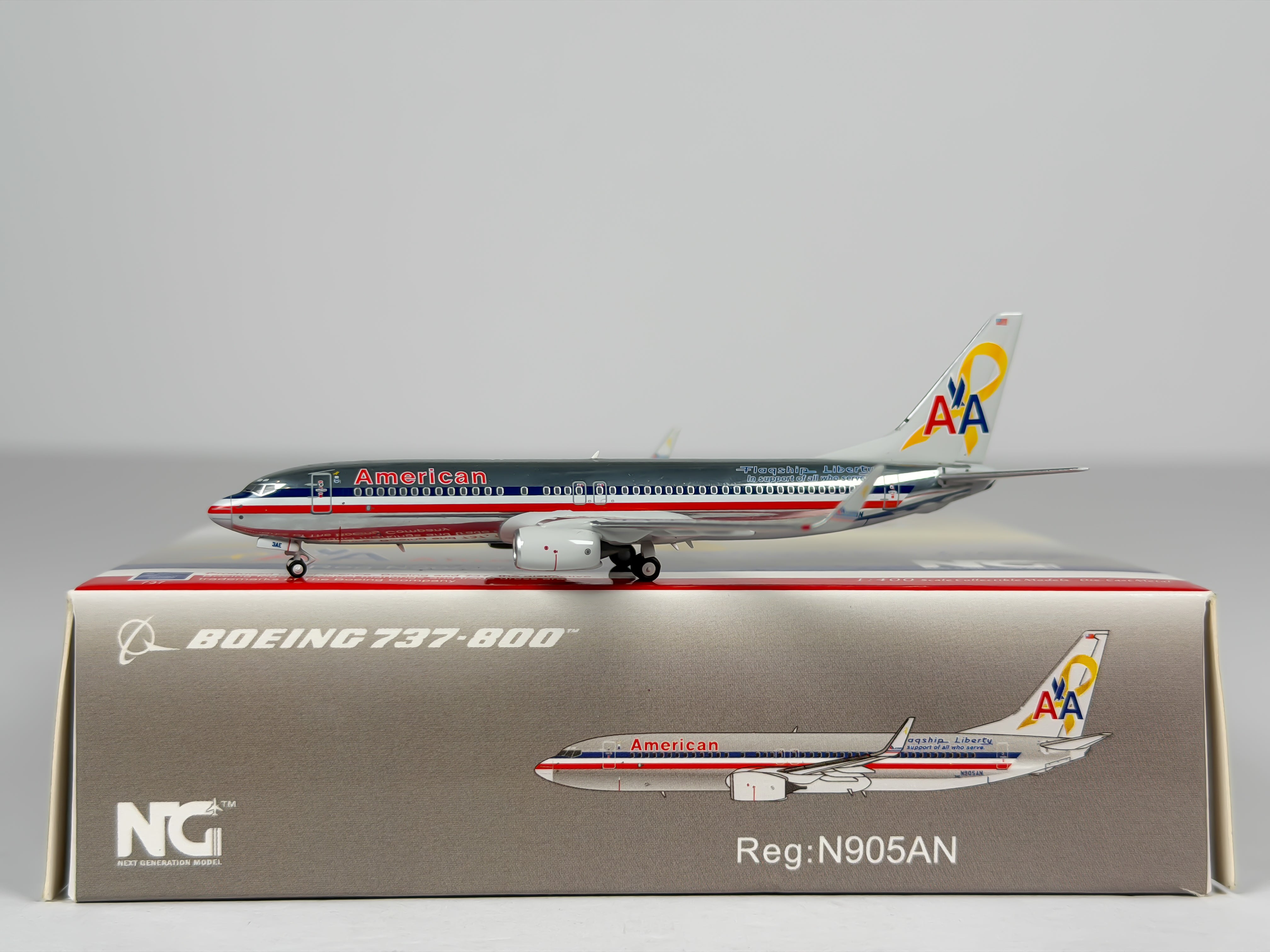 American Airlines Boeing 737-800 1:400 NG Models N905AN (58022)