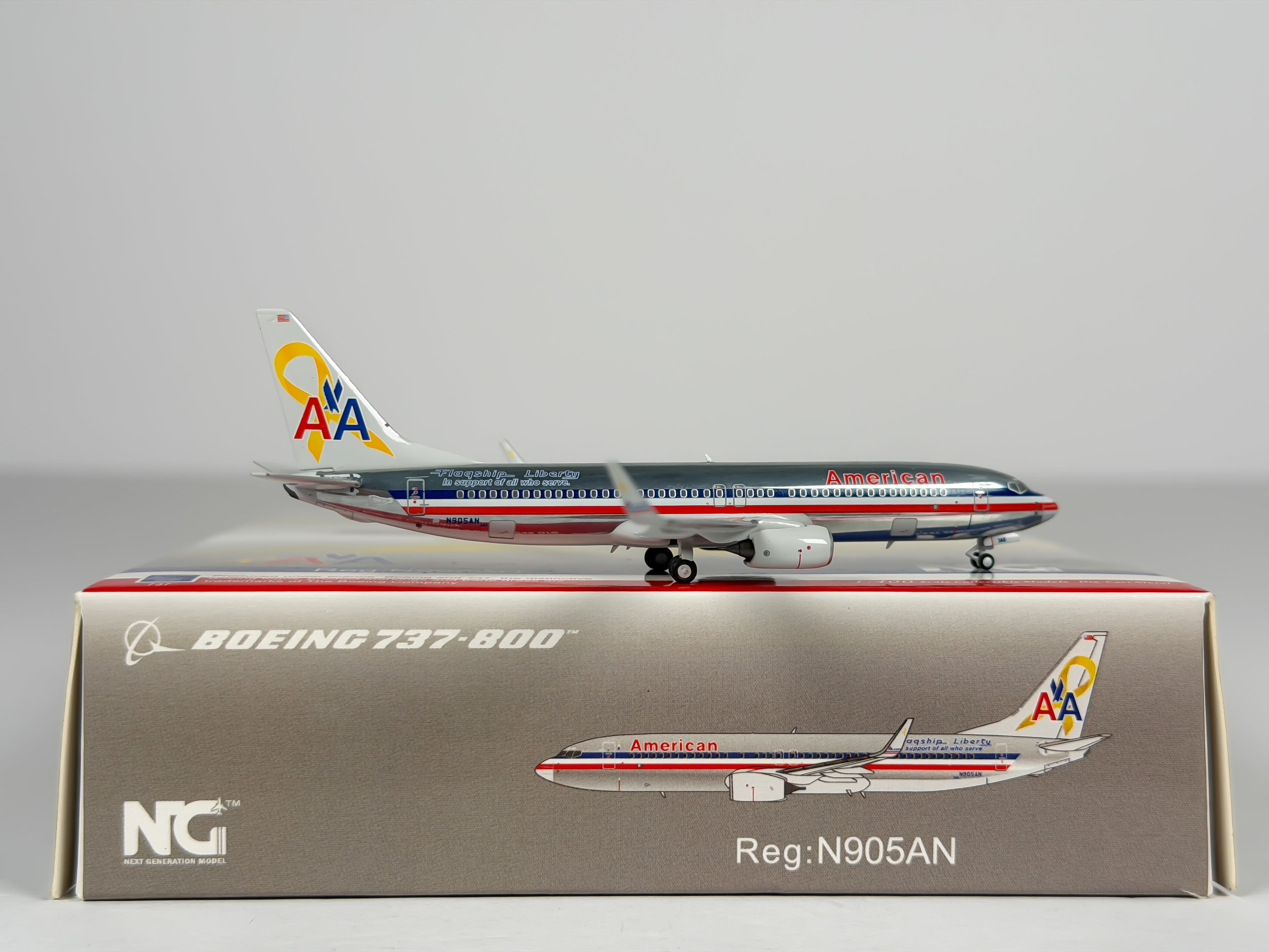 American Airlines Boeing 737-800 1:400 NG Models N905AN (58022)