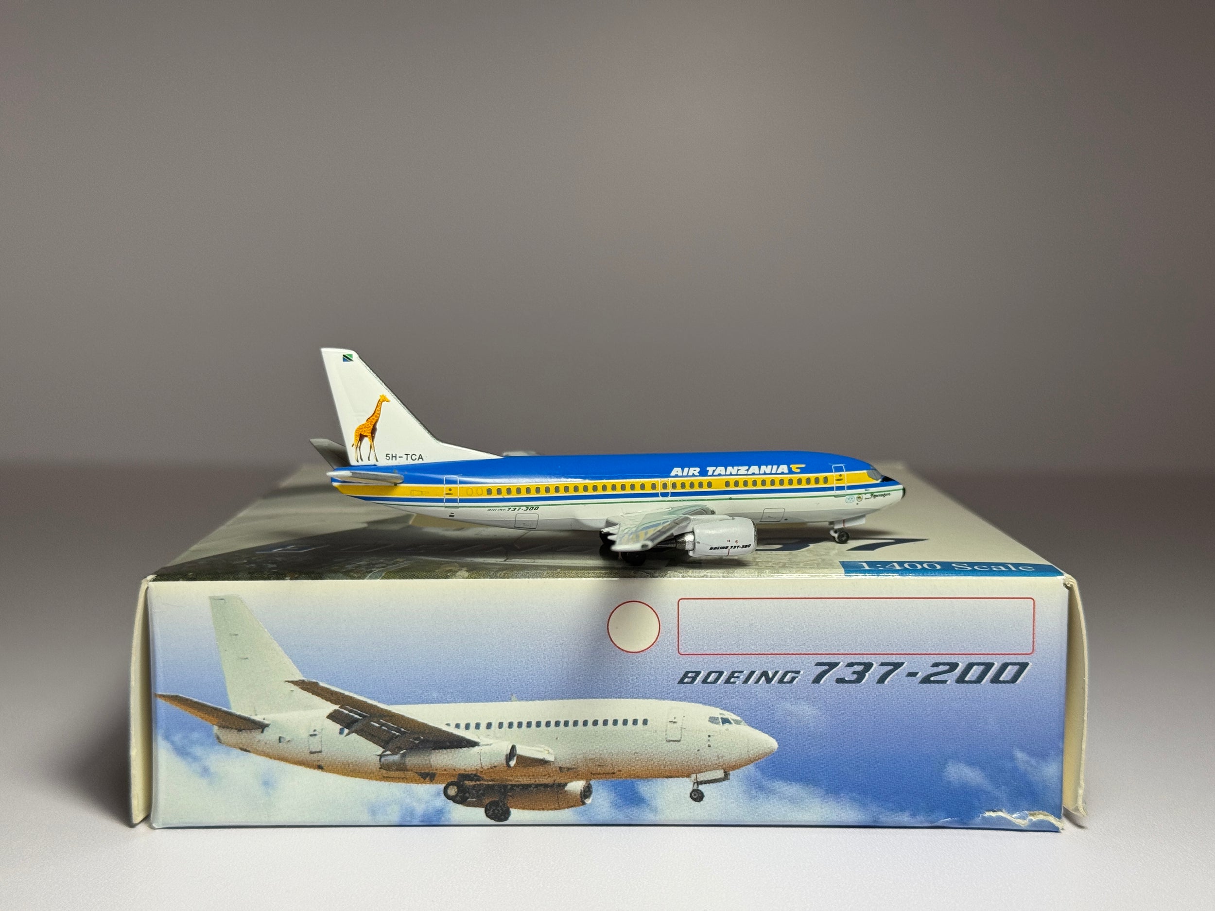 Aeroclassics 1:400 Air Tanzania Boeing 737-2R8 5H-TCA 1990s livery AC5HTCA