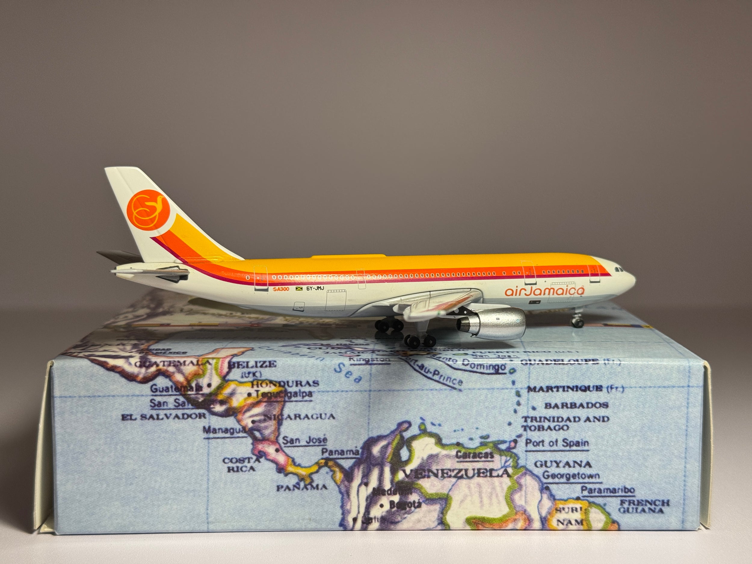 Aeroclassics 1:400 Air Jamaica Airbus A300 6Y-JMJ 1980s colors AC6YJMJ