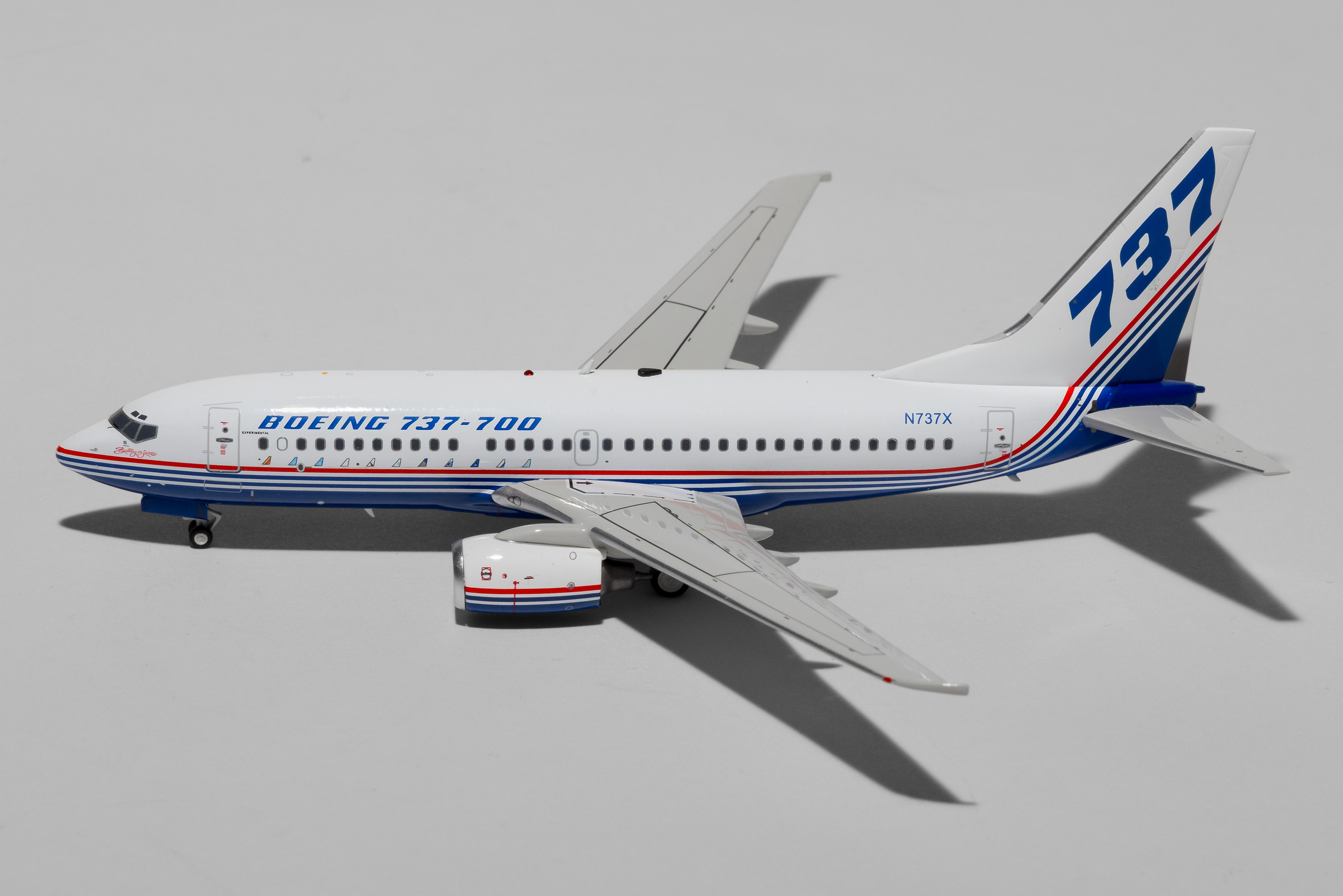 Inflight200 House Colors Boeing 737-700 N737X Traditional IF737737X
