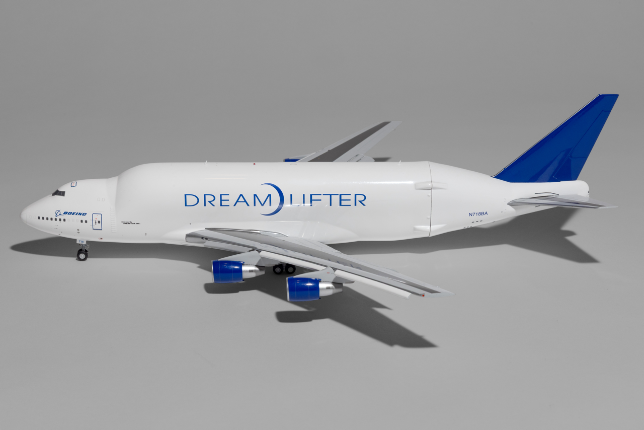 Gemini Jets 1:200 House Colors Boeing 747LCF N718BA Flaps Down/Interactive Tail Section G2BOE1003F