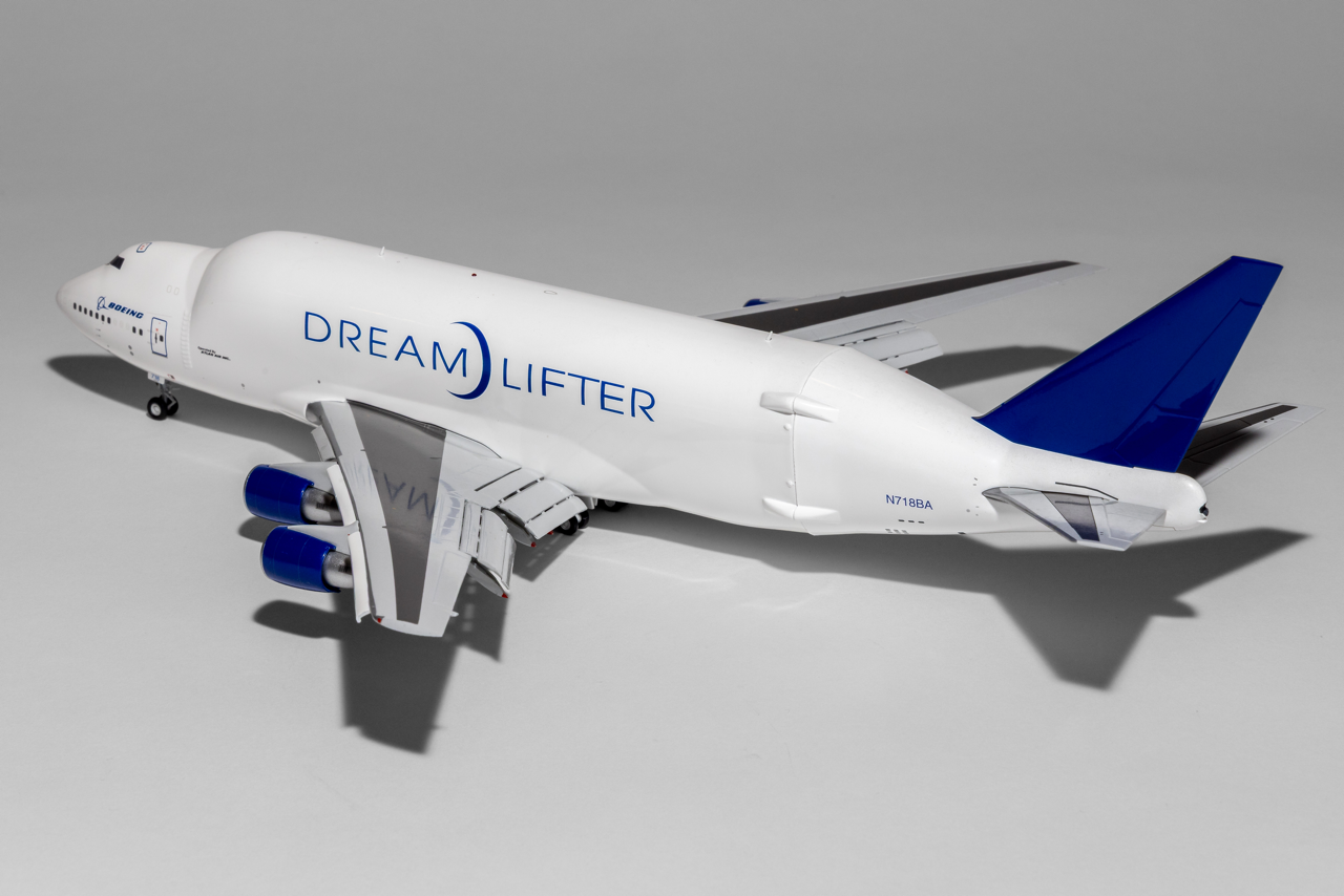 Gemini Jets 1:200 House Colors Boeing 747LCF N718BA Flaps Down/Interactive Tail Section G2BOE1003F