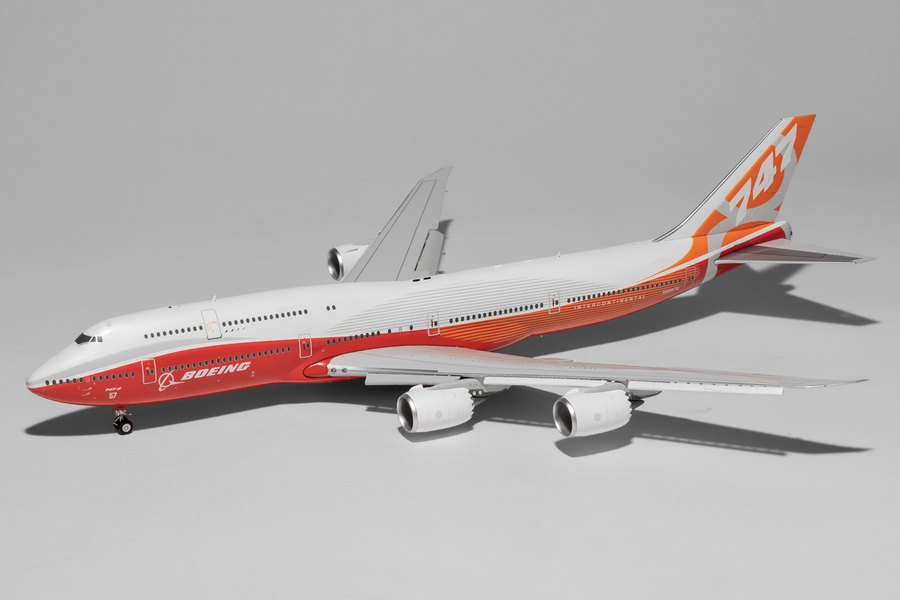 SQ Wings 1:200 House Colors Boeing 747-8i N6067E Flaps Down L2073FD