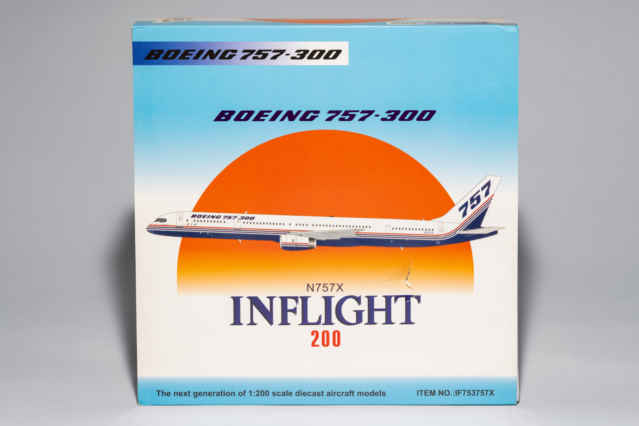 Inflight200 House Colors Boeing 757-300 N757X Rollout IF753757X