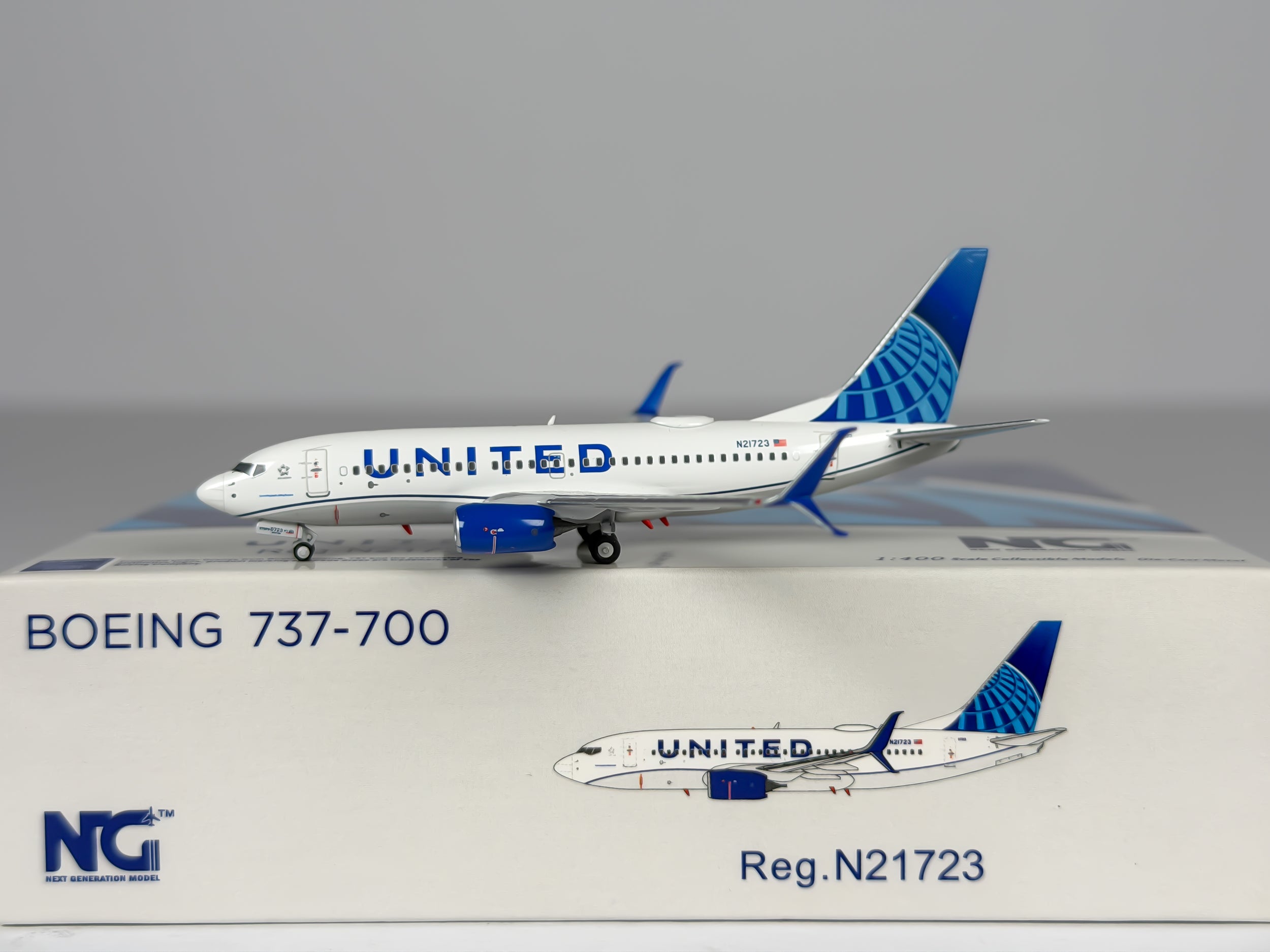 United Airlines Boeing 737-700 1:400 NG Models N21723 (77003)