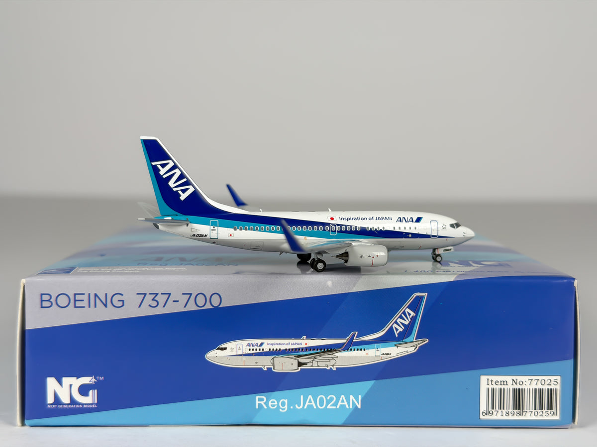 All Nippon Airways (ANA) Boeing 737-700 1:400 NG Models JA02AN (77025)