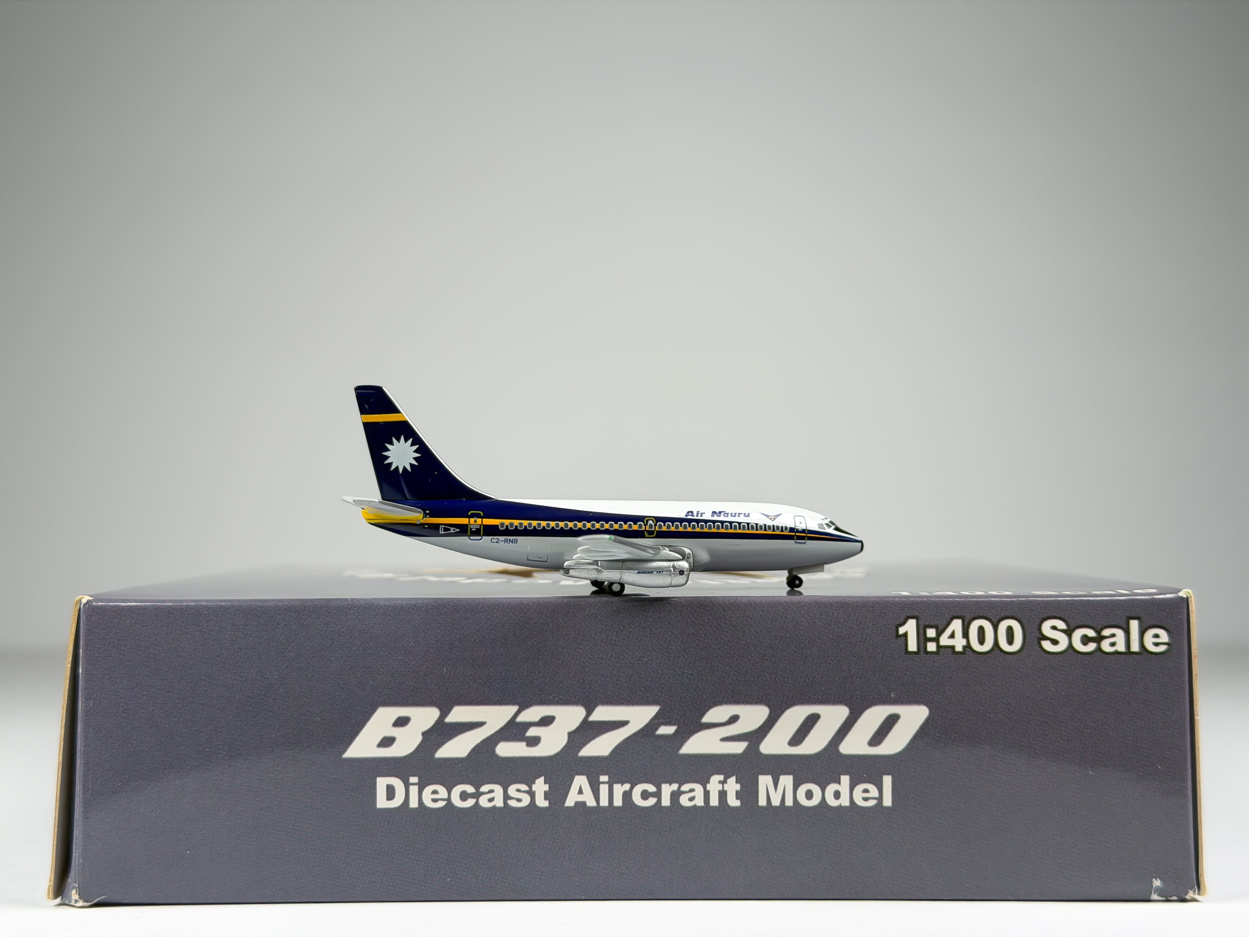 Air Nauru Boeing 737-200 1:400 SMAC C2-RN8 (7CRON002)