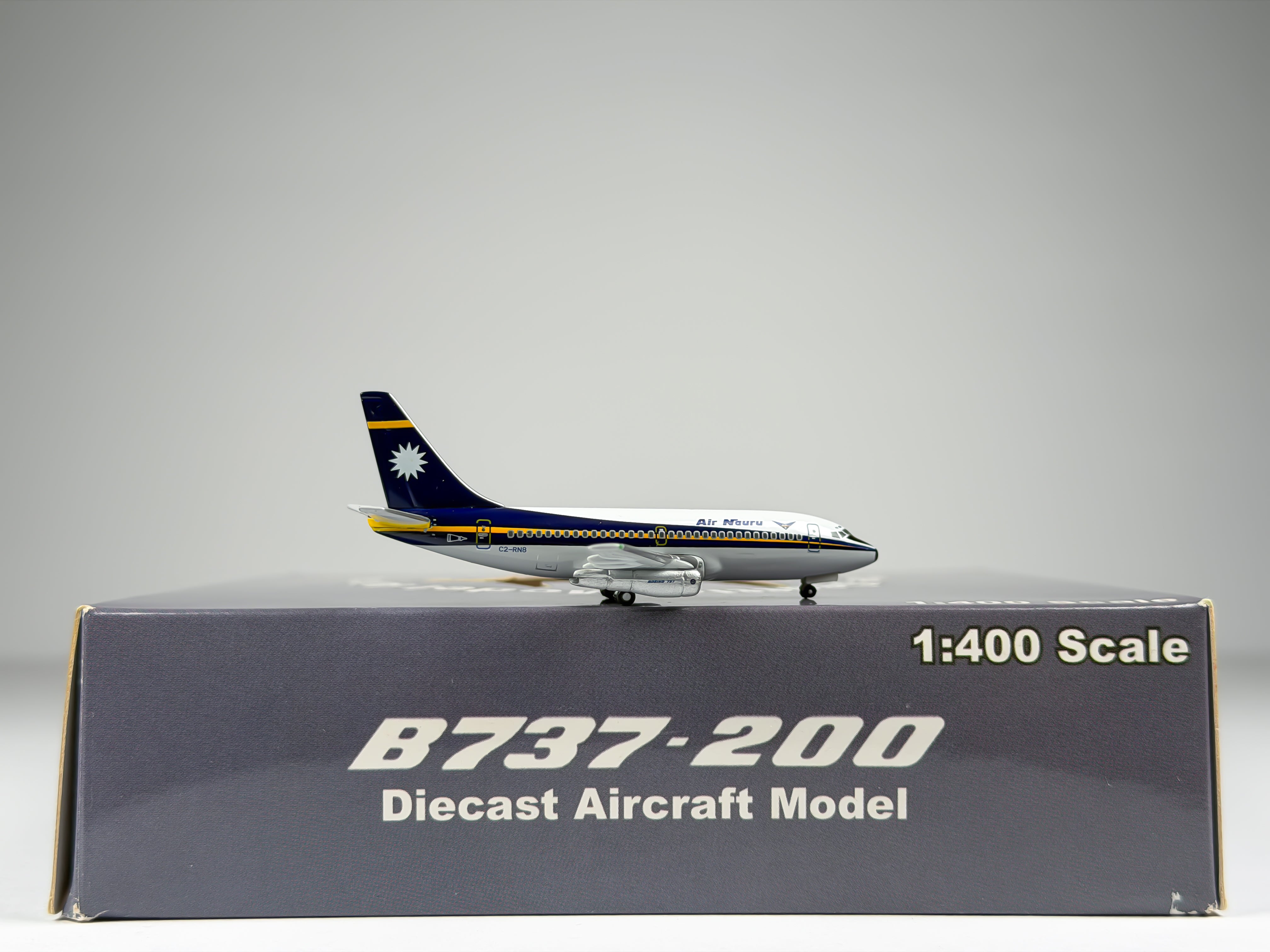 Air Nauru Boeing 737-200 1:400 SMAC C2-RN8 (7CRON002)
