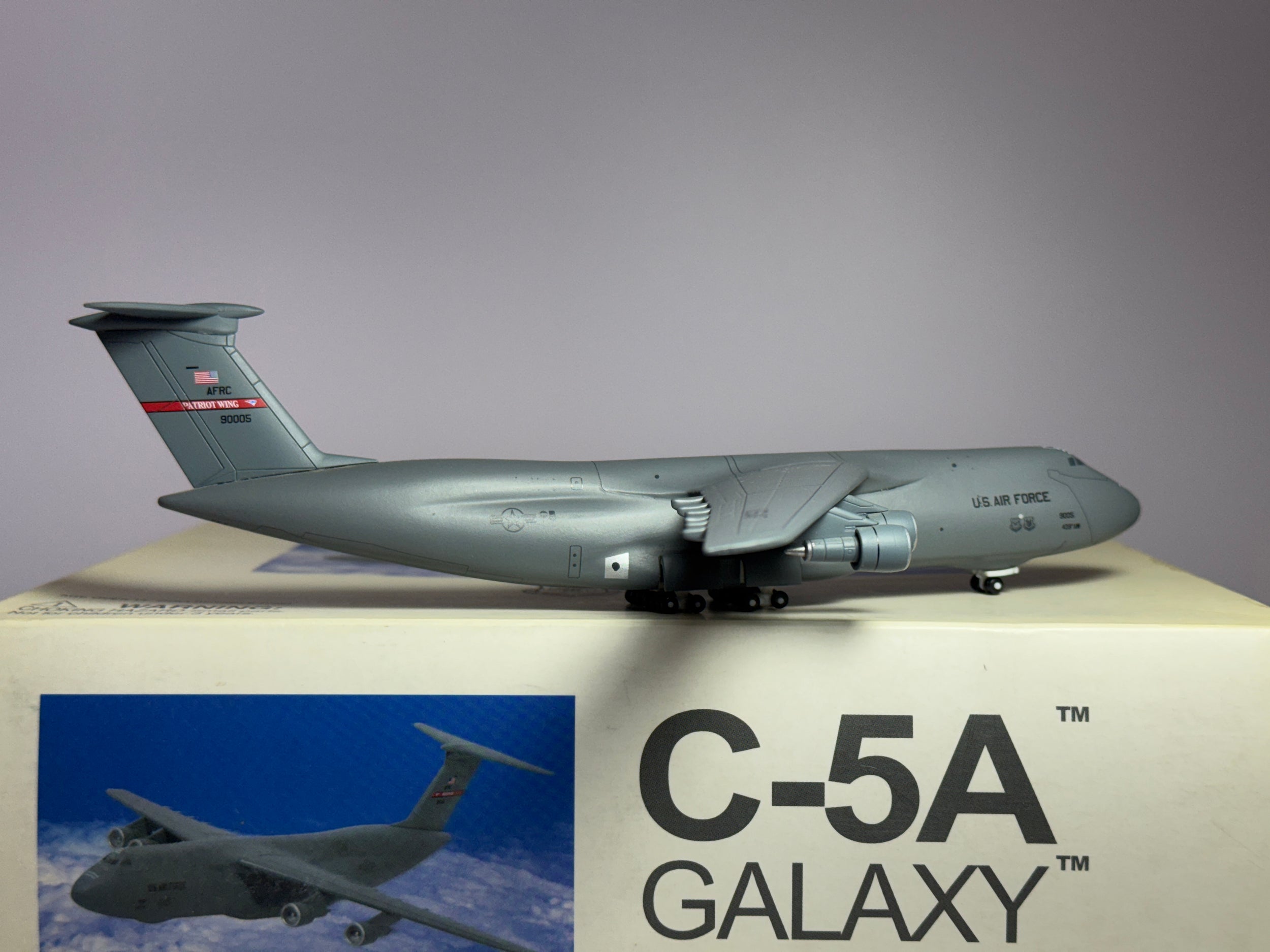 Dragon Wings 1:400 U.S Air Force (USAF) C-5B Galaxy 60021 Patriot Wing DW56347