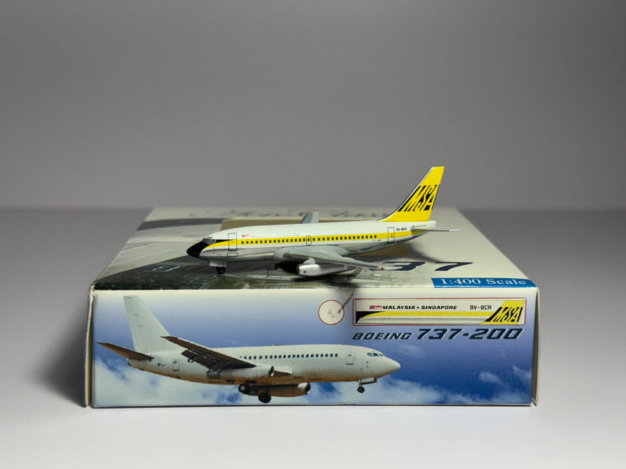 Aeroclassics 1:400 Malaysia Singapore Boeing 737-200 9V-BCR polished AC9VBCR