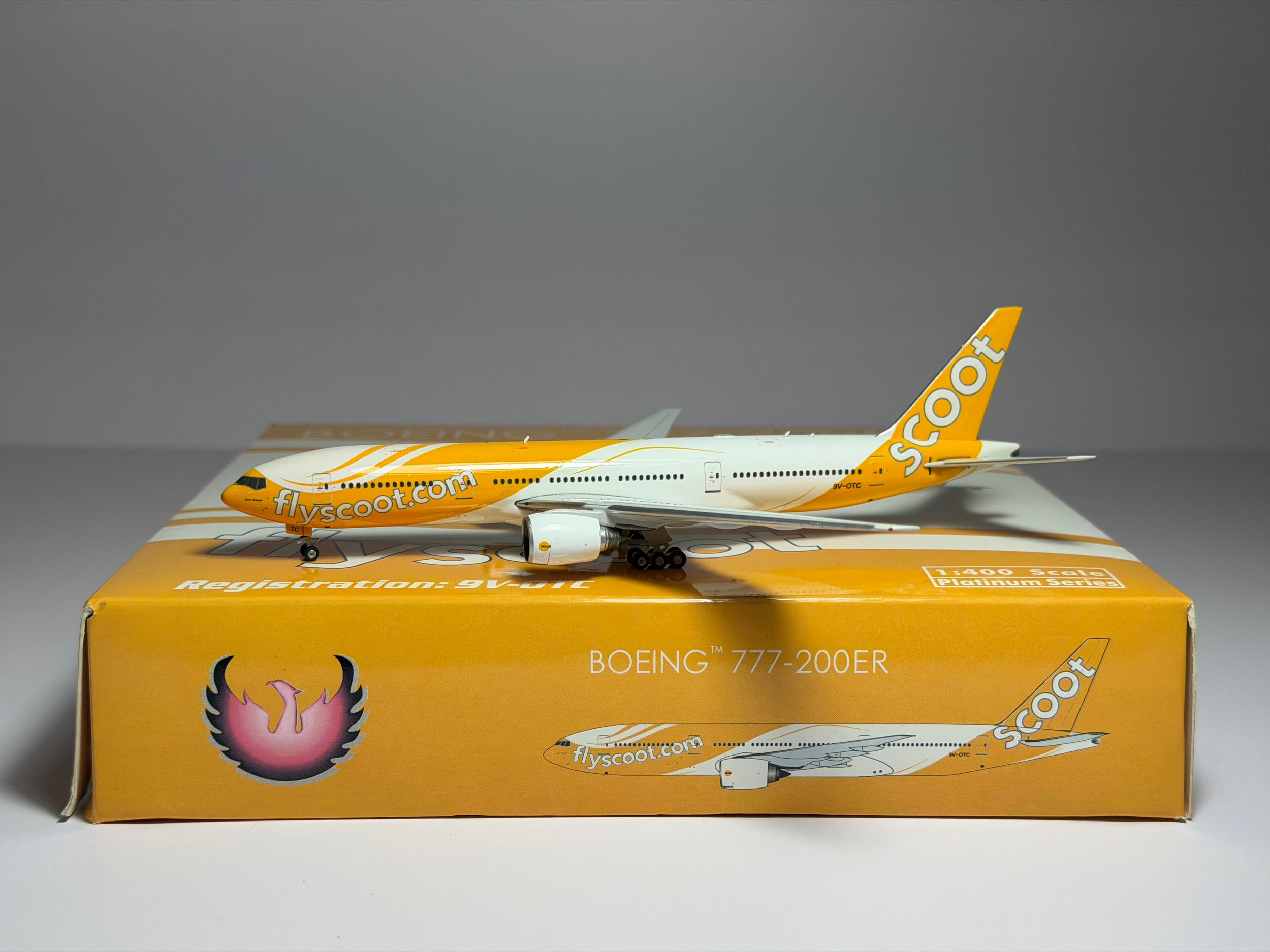 Phoenix Model 1:400 Scoot Boeing 777-200ER 9V-OTC PH410629