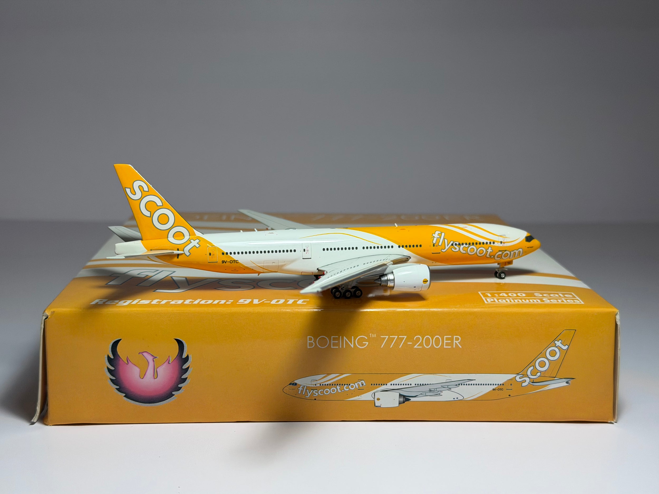 Phoenix Model 1:400 Scoot Boeing 777-200ER 9V-OTC PH410629