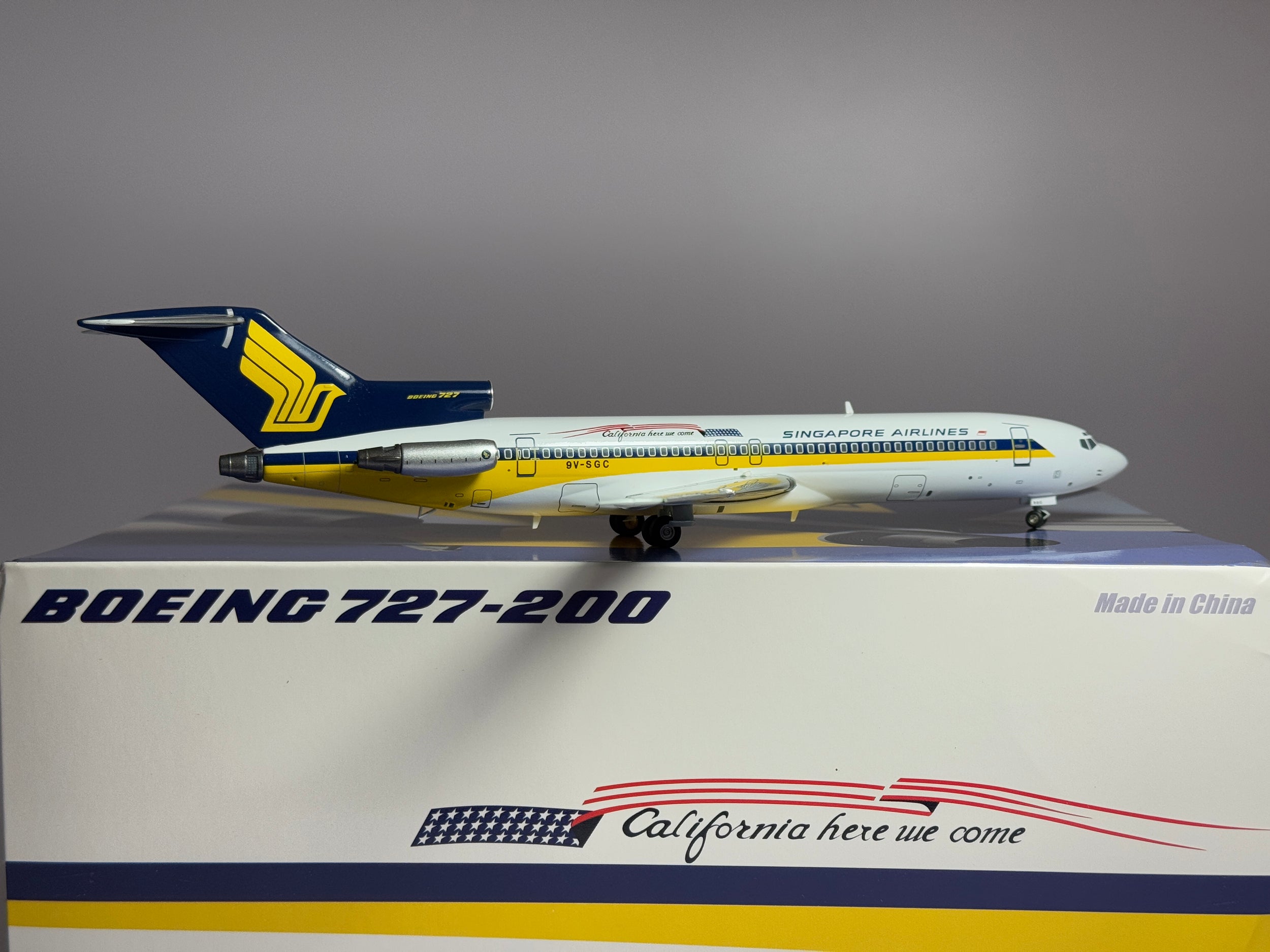 Jet-X 1:200 Singapore Airlines Boeing 727-200 9V-SGC "California Here We Come" JXL144