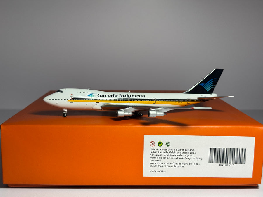 JC Wings 1:400 Garuda Indonesia Boeing 747-200 9V-SQL Singapore hybrid DK4001GIA