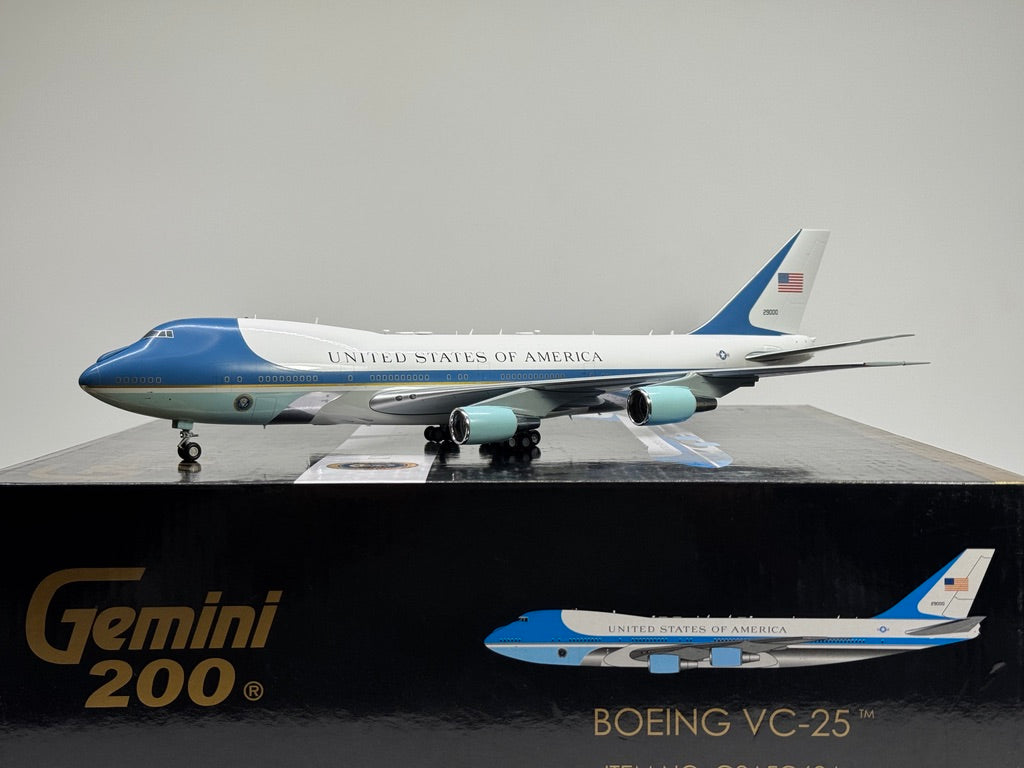 Gemini Jets 1:200 USAF Air Force One VC-25 Boeing 747 SAM29000 G2AFO624 w/stand