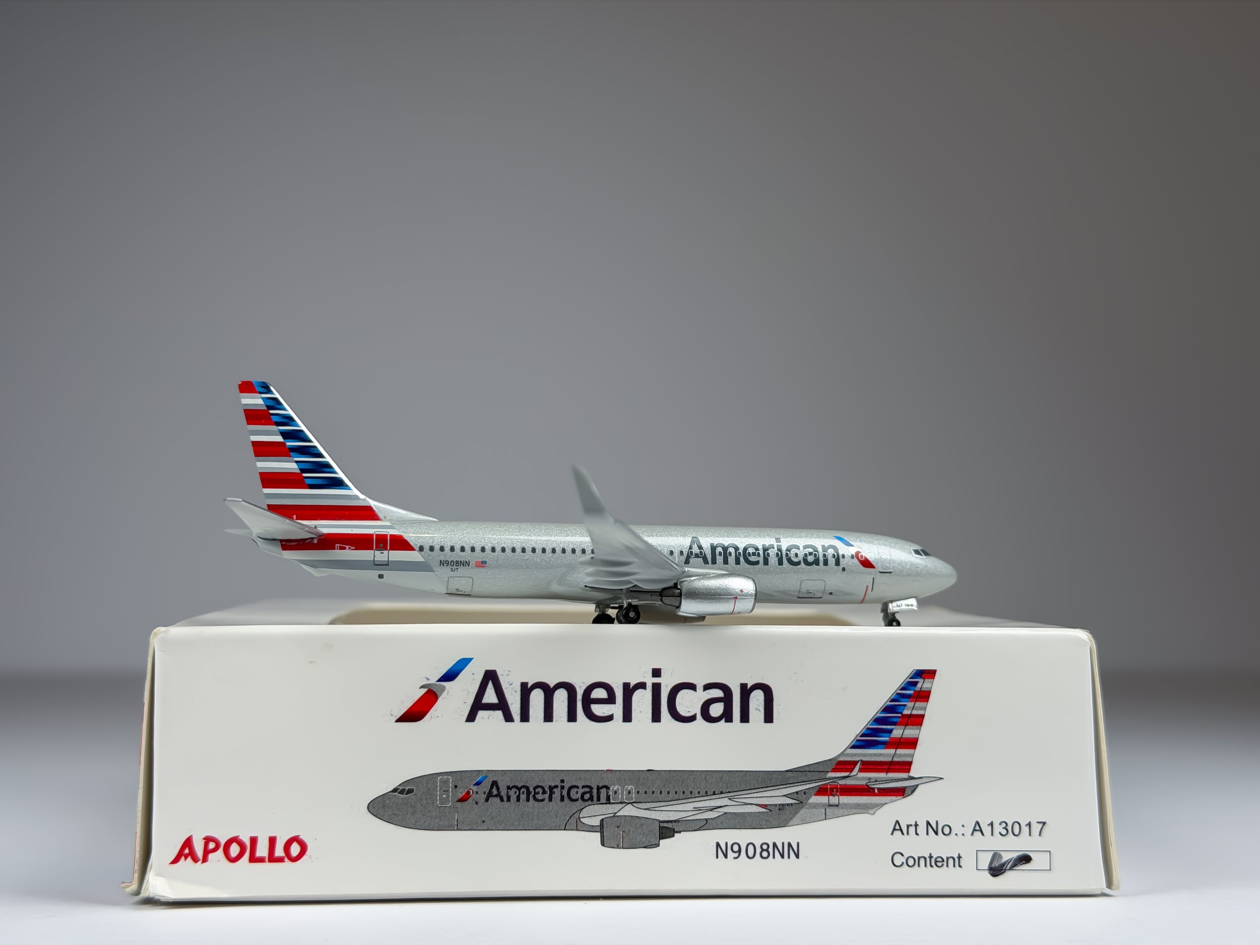 American Airlines Boeing 737-800 1:400 Apollo N908NN (A13017)