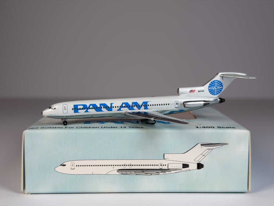 Pan American Boeing 727-200 1:400 Apollo N4749 (A13034)