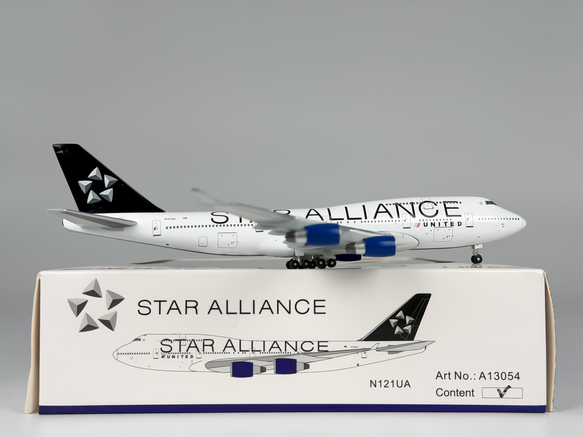 United Airlines Boeing 747-400 1:400 Apollo N121UA (A13054)