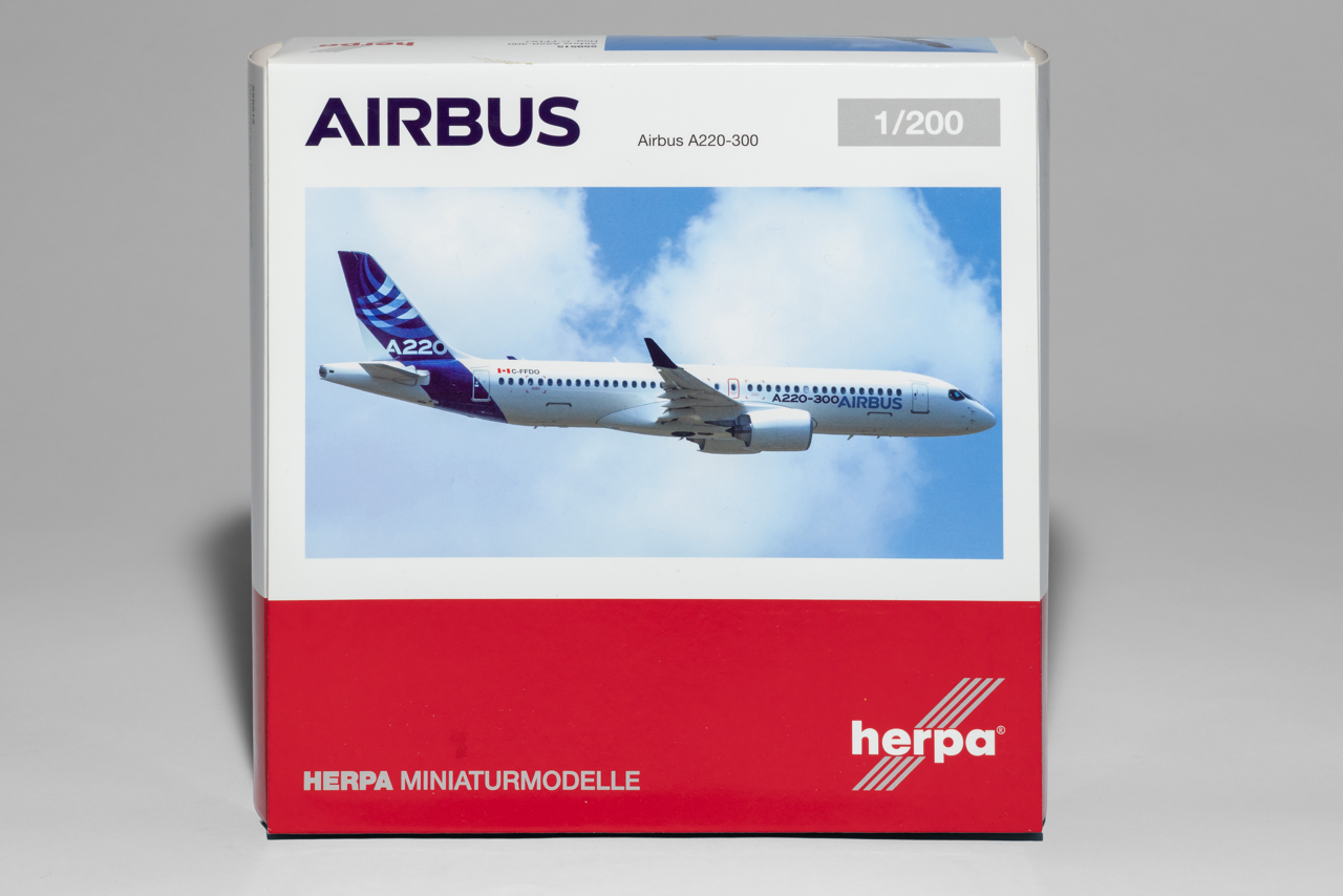 Herpa 1:200 House Colors Airbus A220-300 C-FFDO Rollout 559515