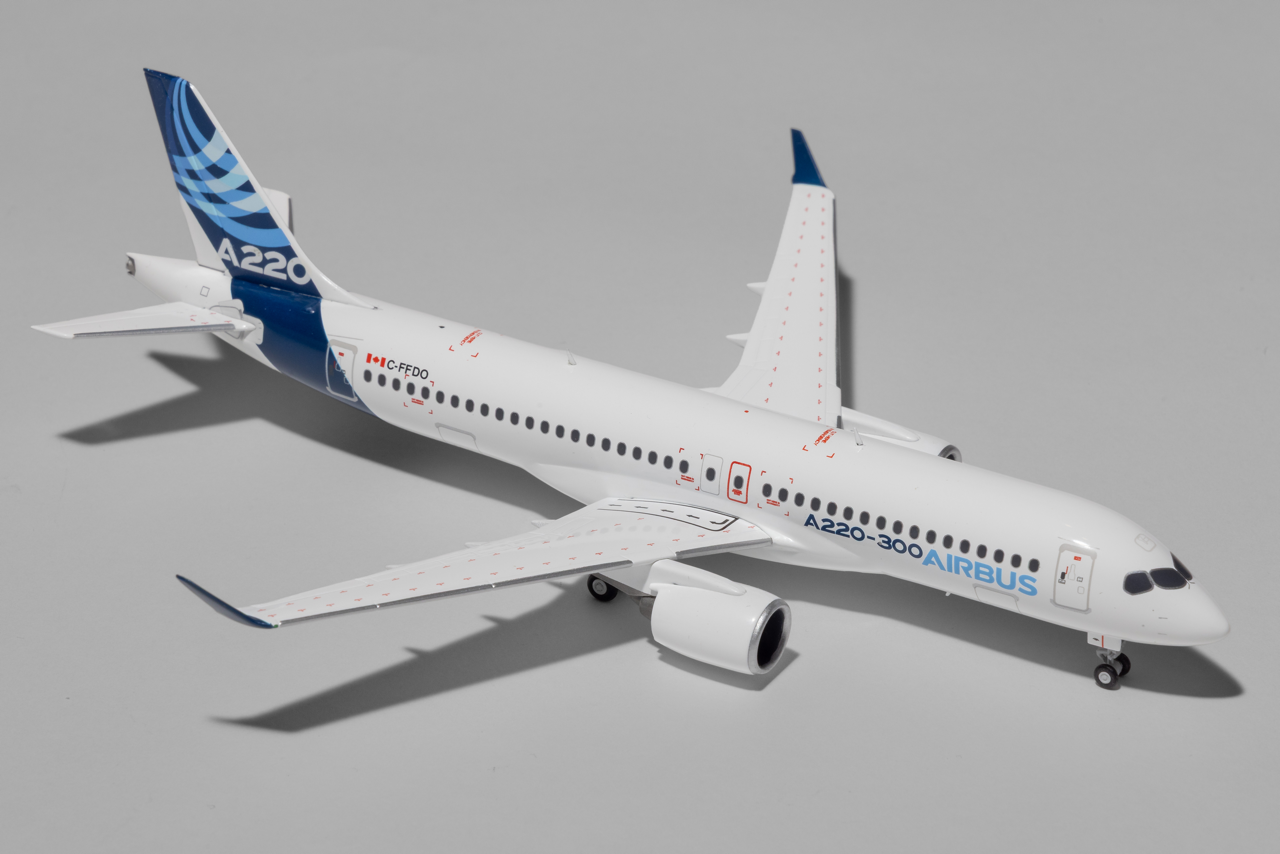 Herpa 1:200 House Colors Airbus A220-300 C-FFDO Rollout 559515