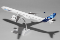JC Wings 1:200 House Colors Airbus A340-600 F-WWCA Rollout LH2483