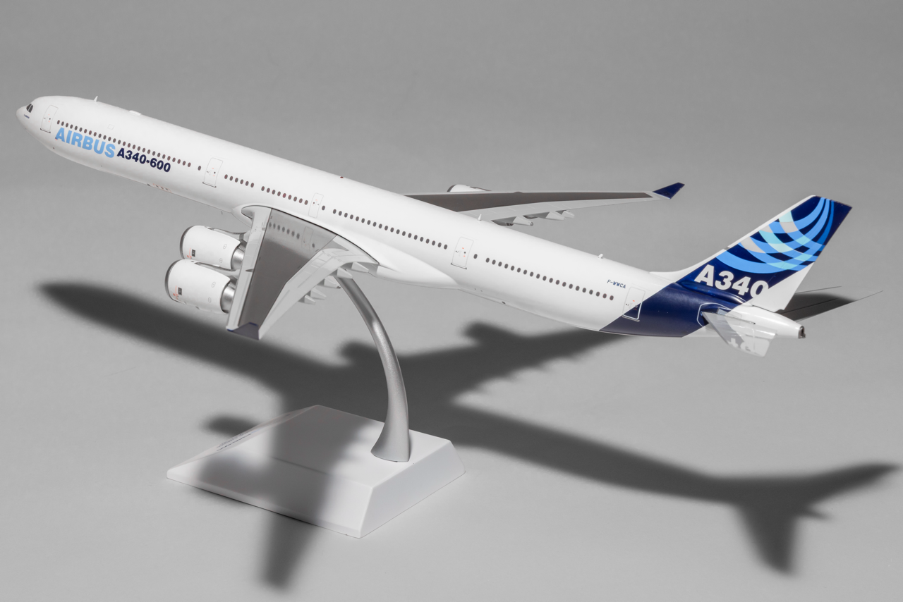 JC Wings 1:200 House Colors Airbus A340-600 F-WWCA Rollout LH2483