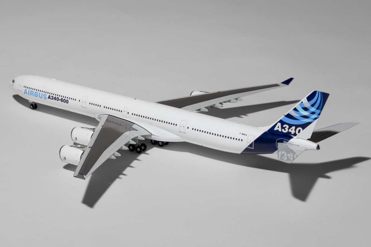 JC Wings 1:200 House Colors Airbus A340-600 F-WWCA Rollout LH2483