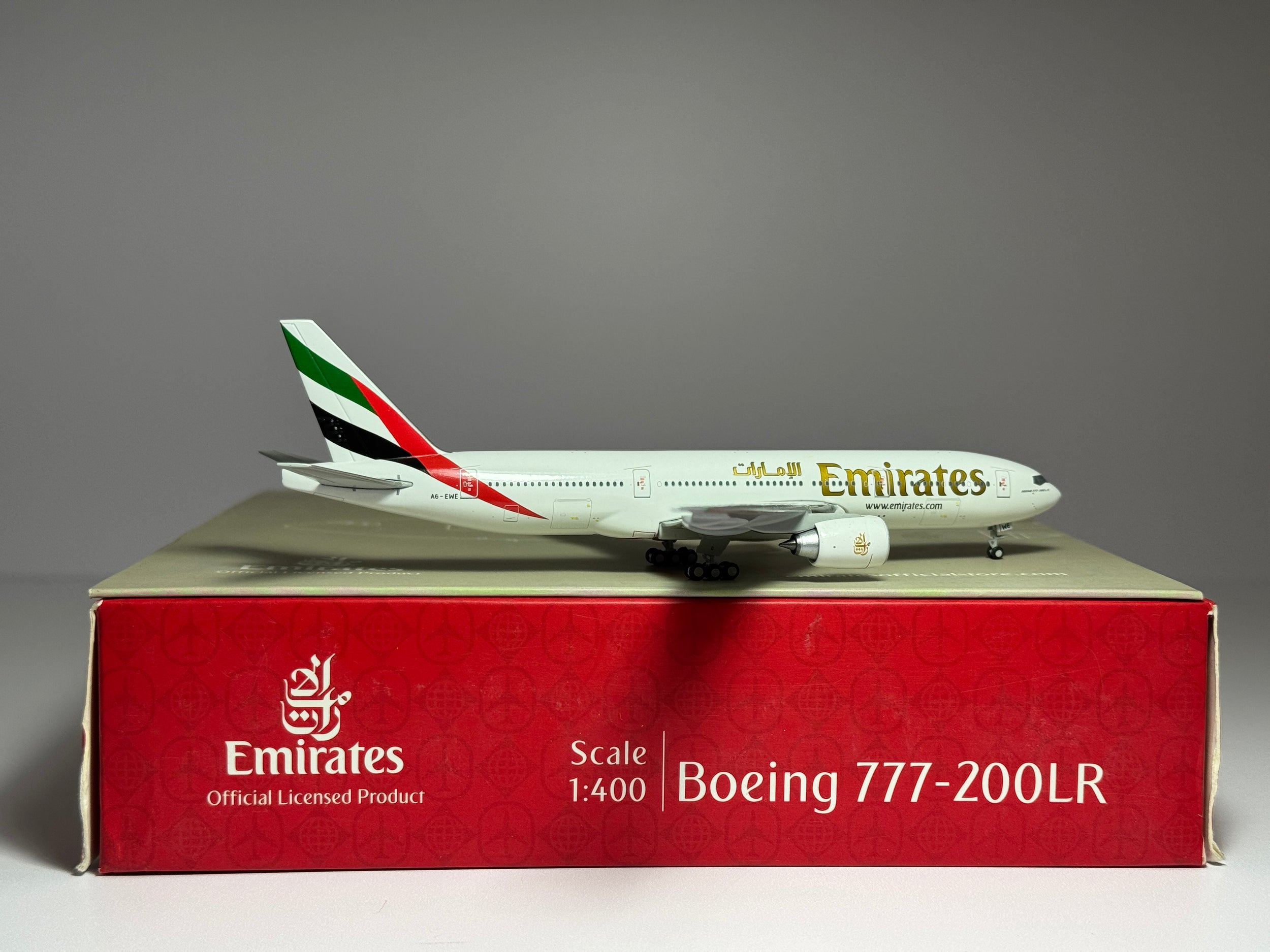 Gemini Jets 1:400 Emirates Boeing 777-200LR A6-EWE GJUAE1352