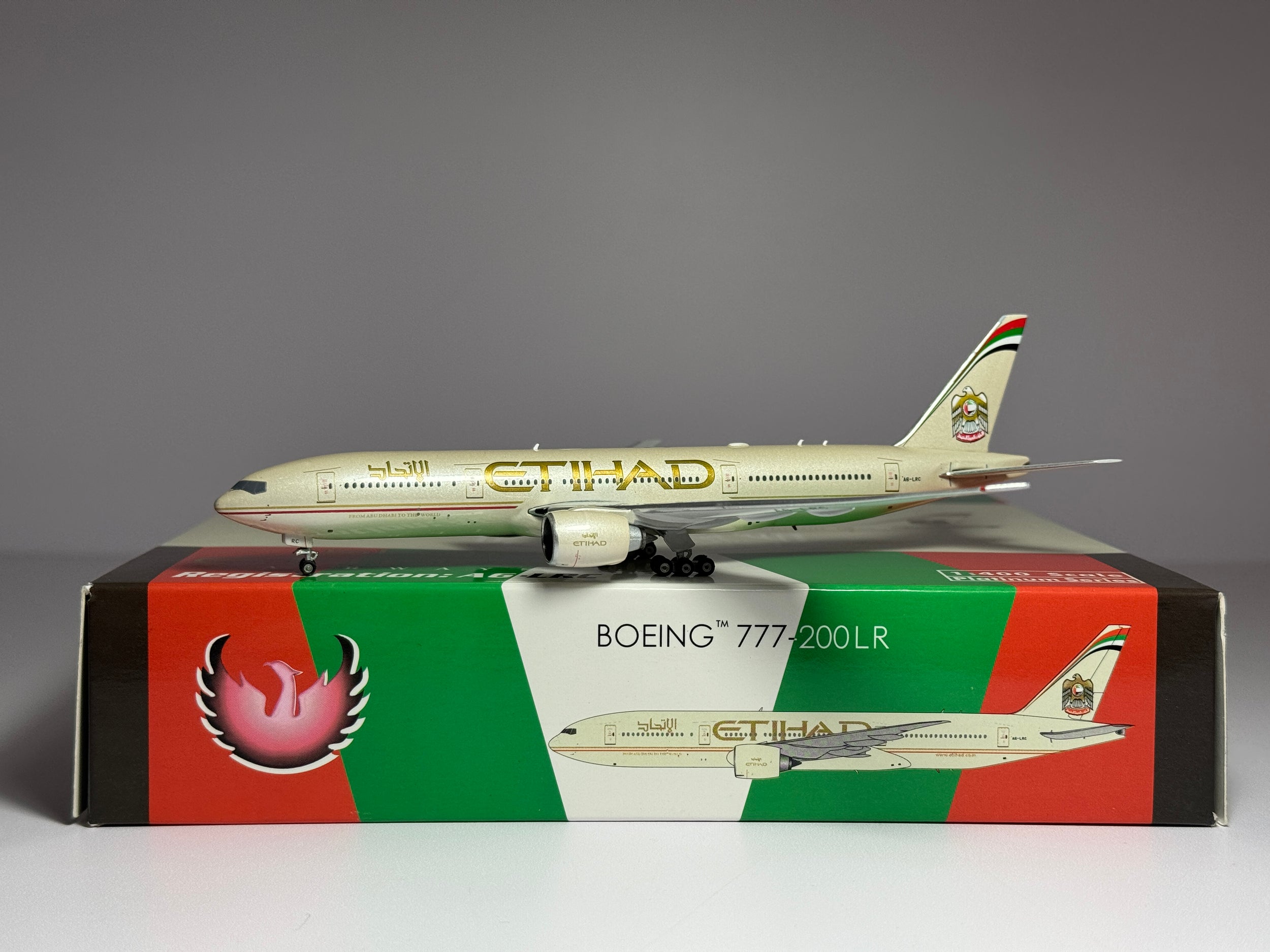 Phoenix Models 1:400 Etihad Airways Boeing 777-200LR A6-LRC 2000s colors 10944