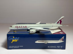 Gemini Jets 1:400 Qatar Airways Boeing 787-9 A7-BHA current colors GJQTR1915