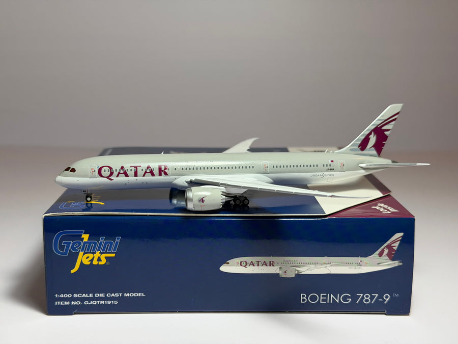 Gemini Jets 1:400 Qatar Airways Boeing 787-9 A7-BHA current colors GJQTR1915