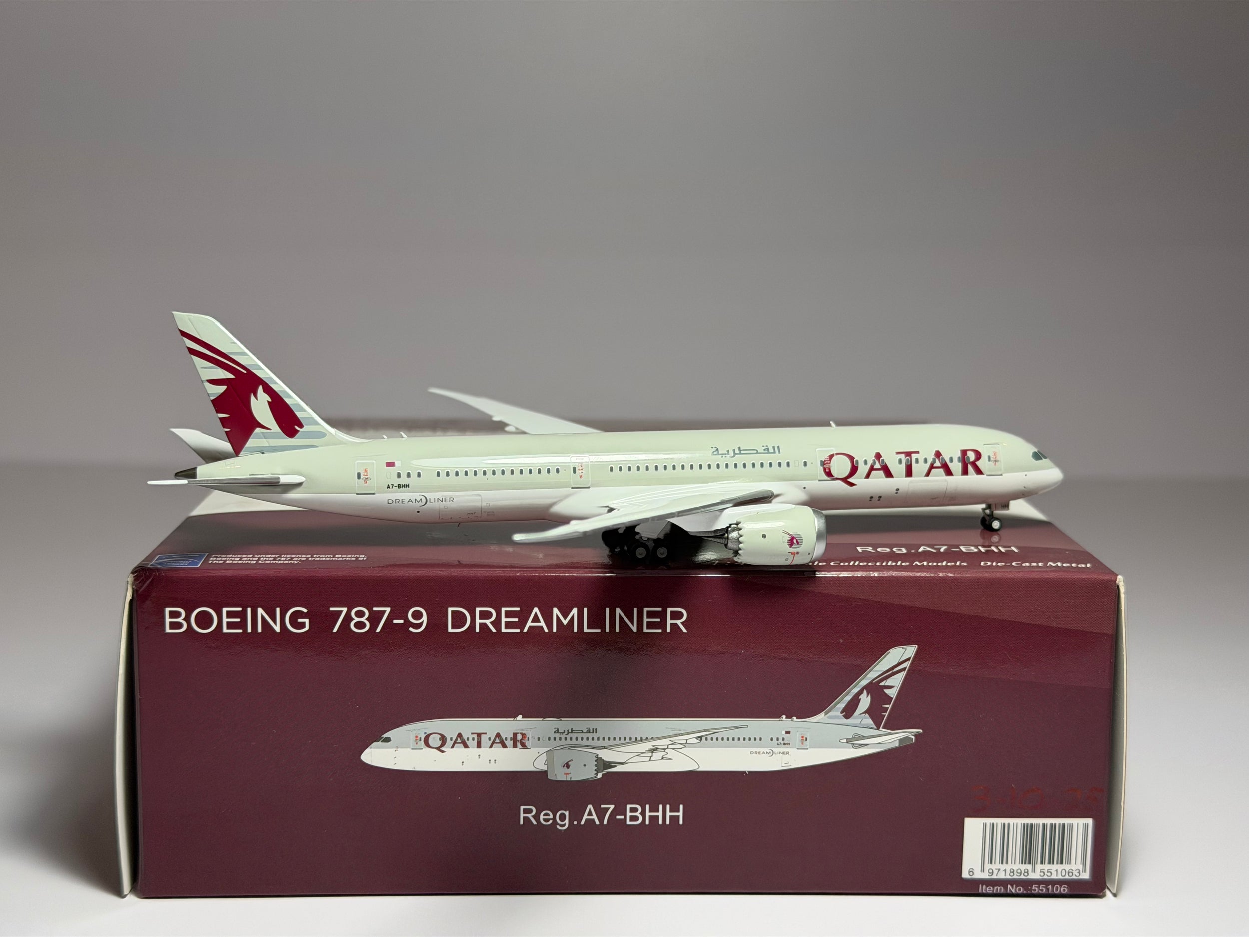 NG Model 1:400 Qatar Airways Boeing 787-9 A7-BHH current colors NG55106