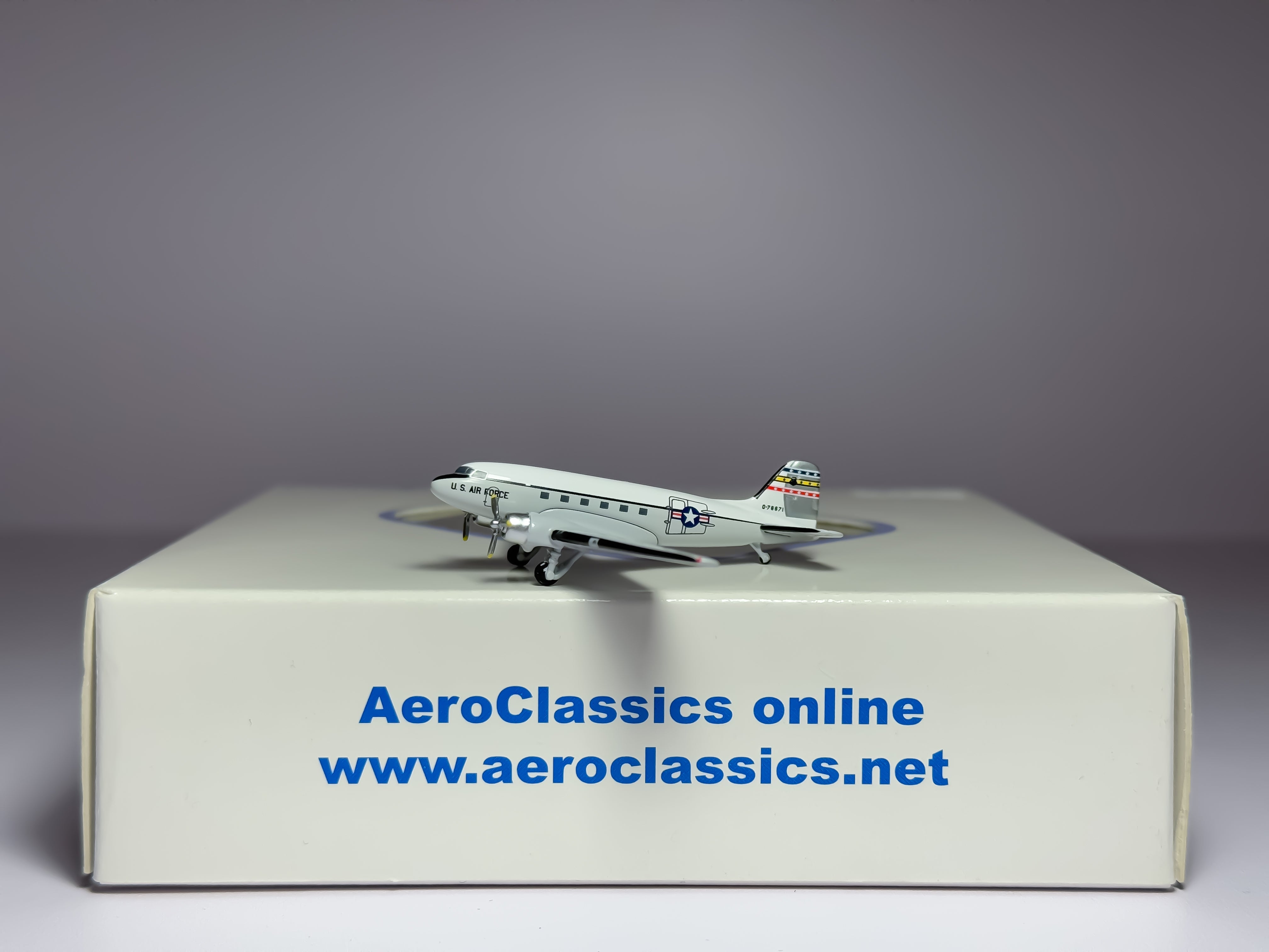 U.S Air Force (USAF) Douglas C-47 1:400 Aeroclassics 0-76671 (AC076671)