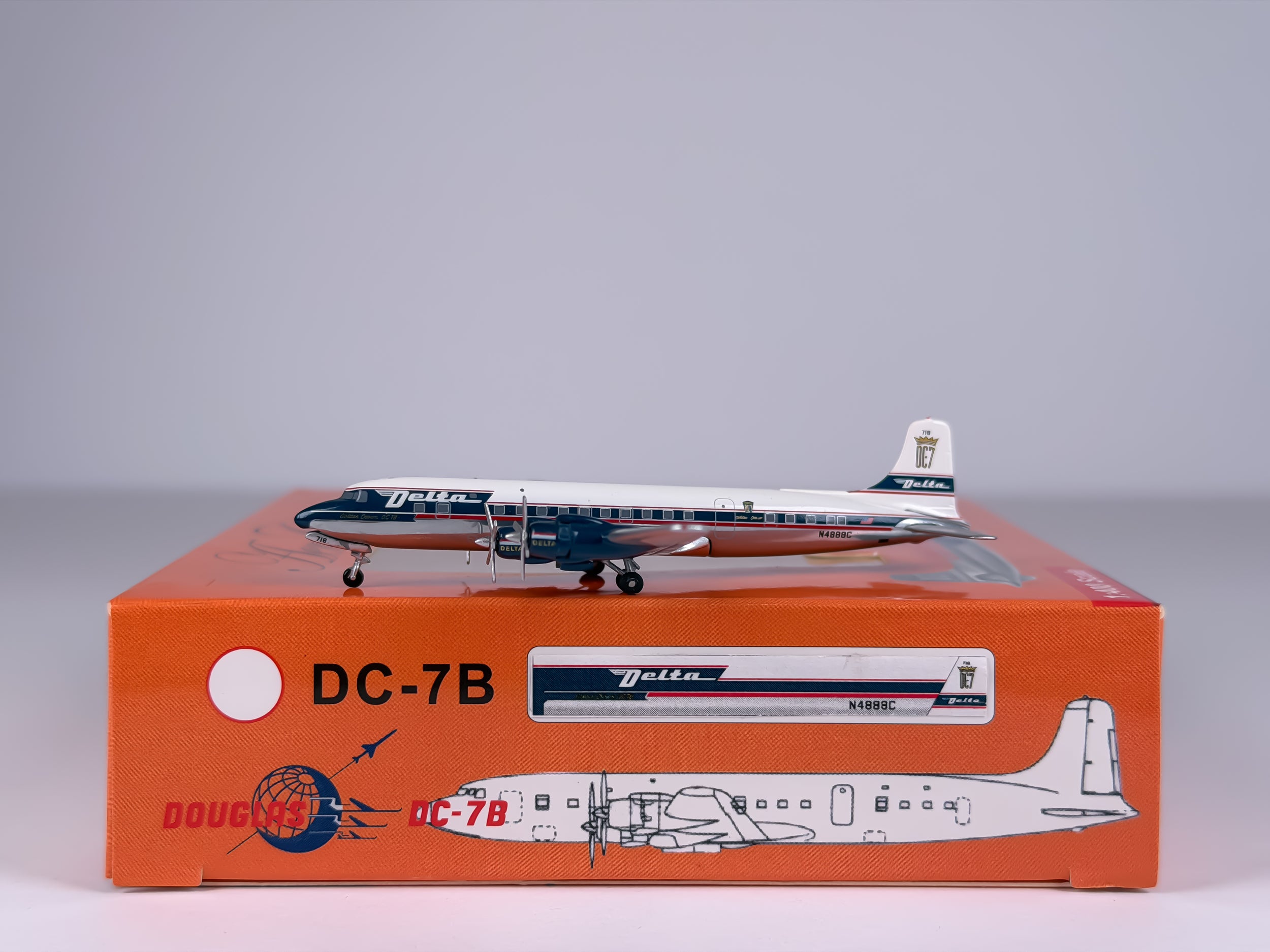 Delta Air Lines Douglas DC-7 1:400 Aeroclassics N4888C (AC1137A)
