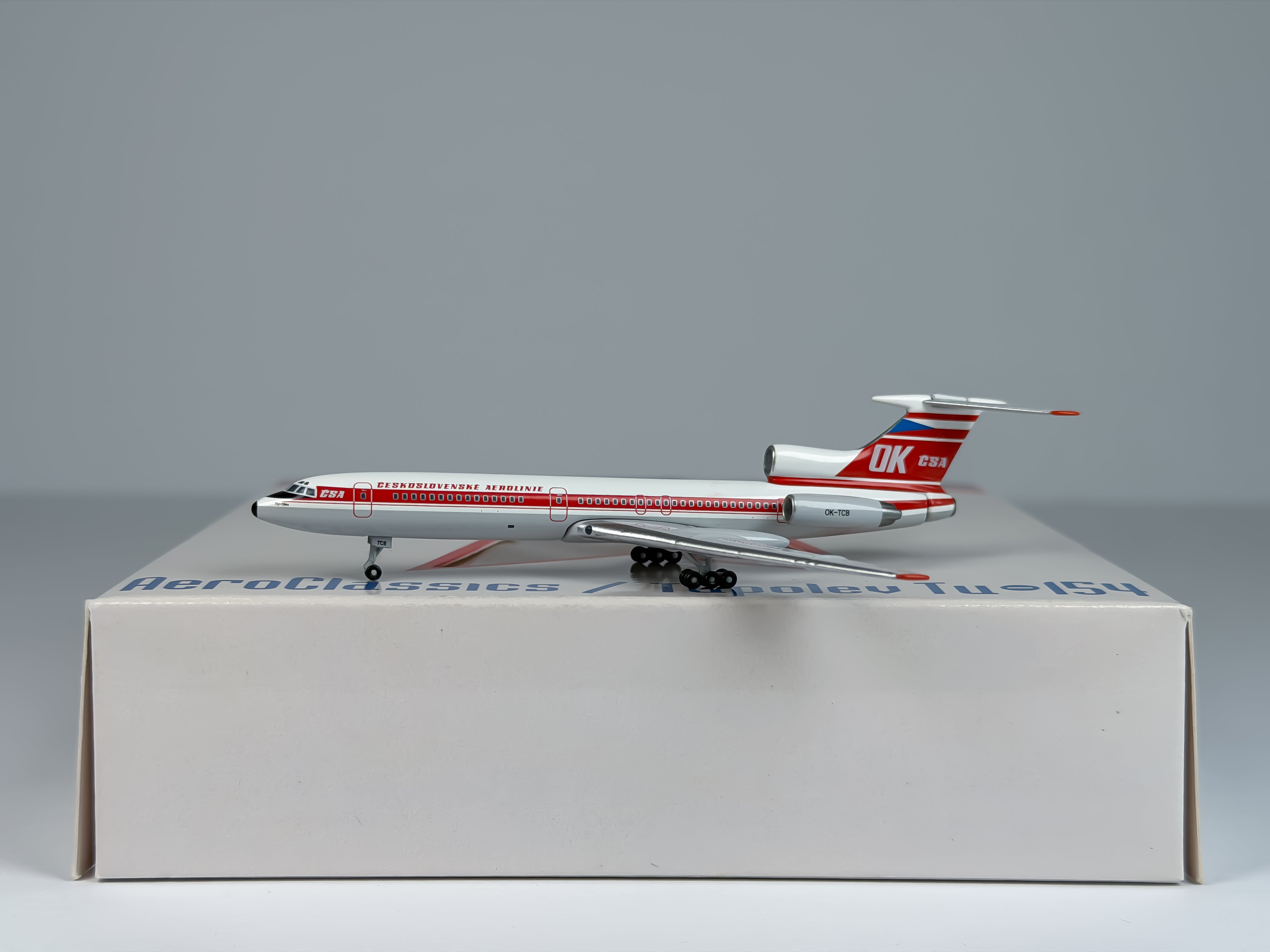 Czechoslovak Airlines Tupolev TU-154M 1:400 Aeroclassics OK-TCB (AC18056)