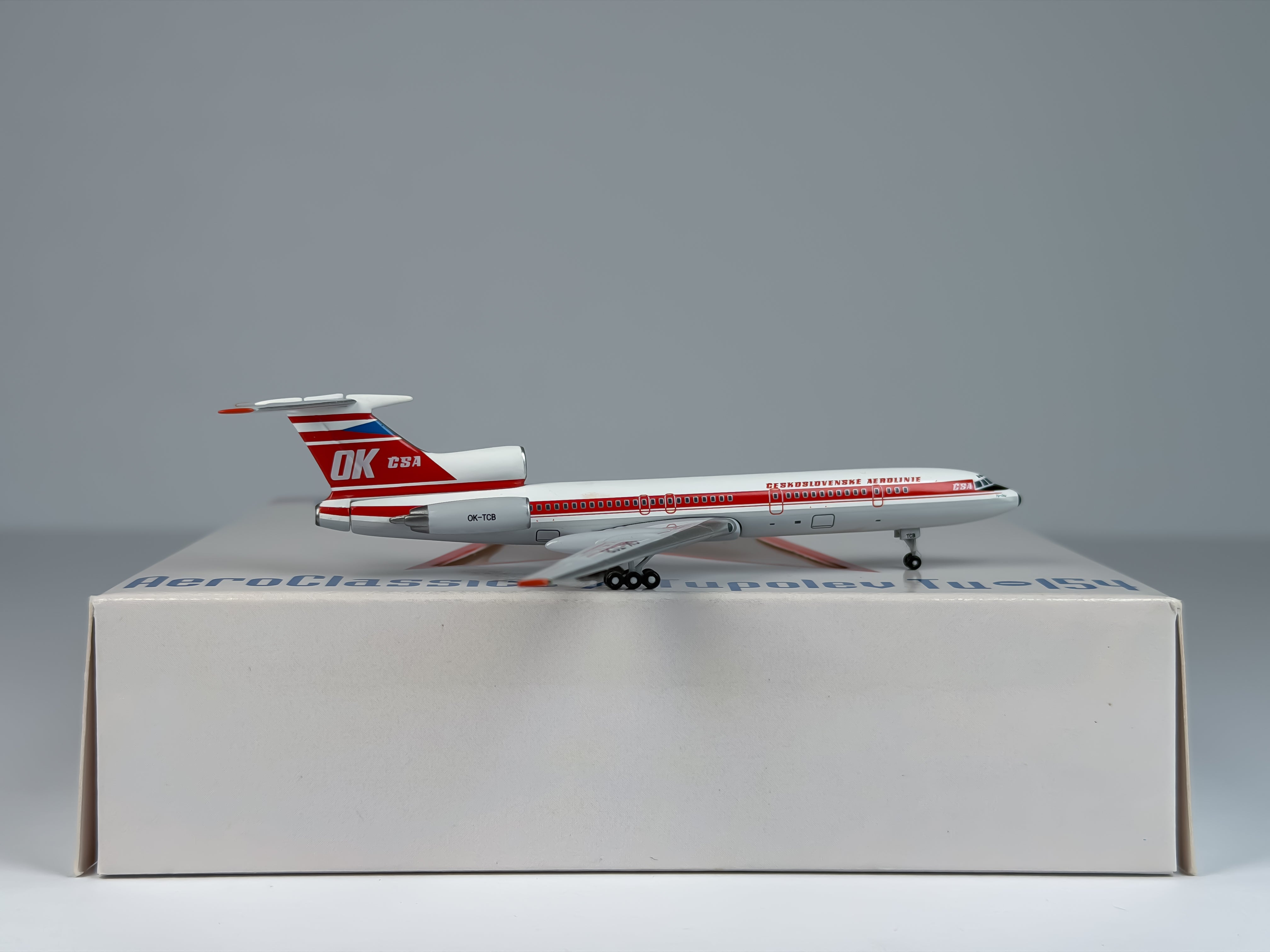 Czechoslovak Airlines Tupolev TU-154M 1:400 Aeroclassics OK-TCB (AC18056)