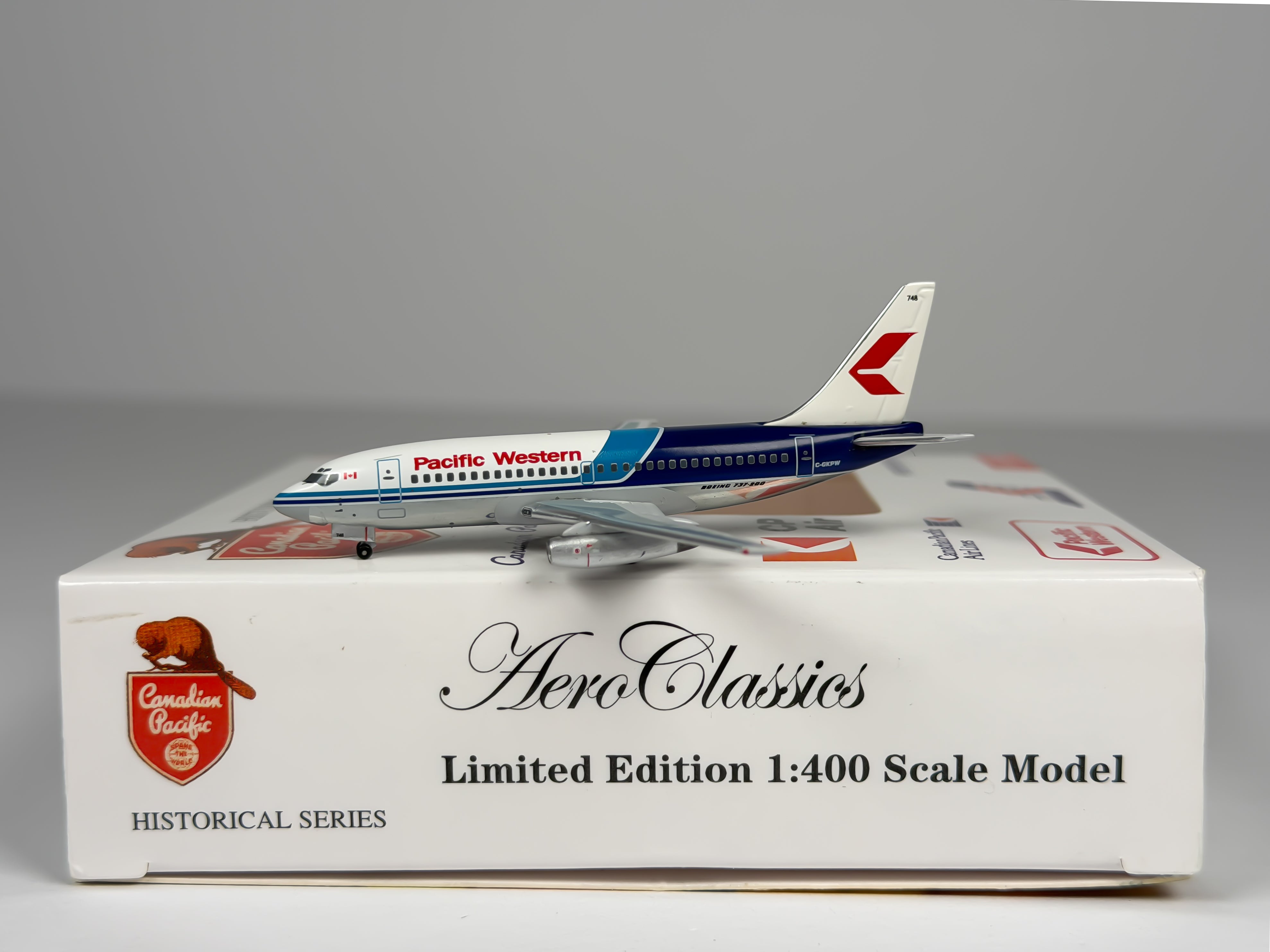 Pacific Western Airlines Boeing 737-200 1:400 Aeroclassics C-GKPW (AC18094)